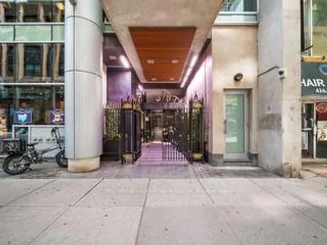 375 King St #2509, Toronto 3