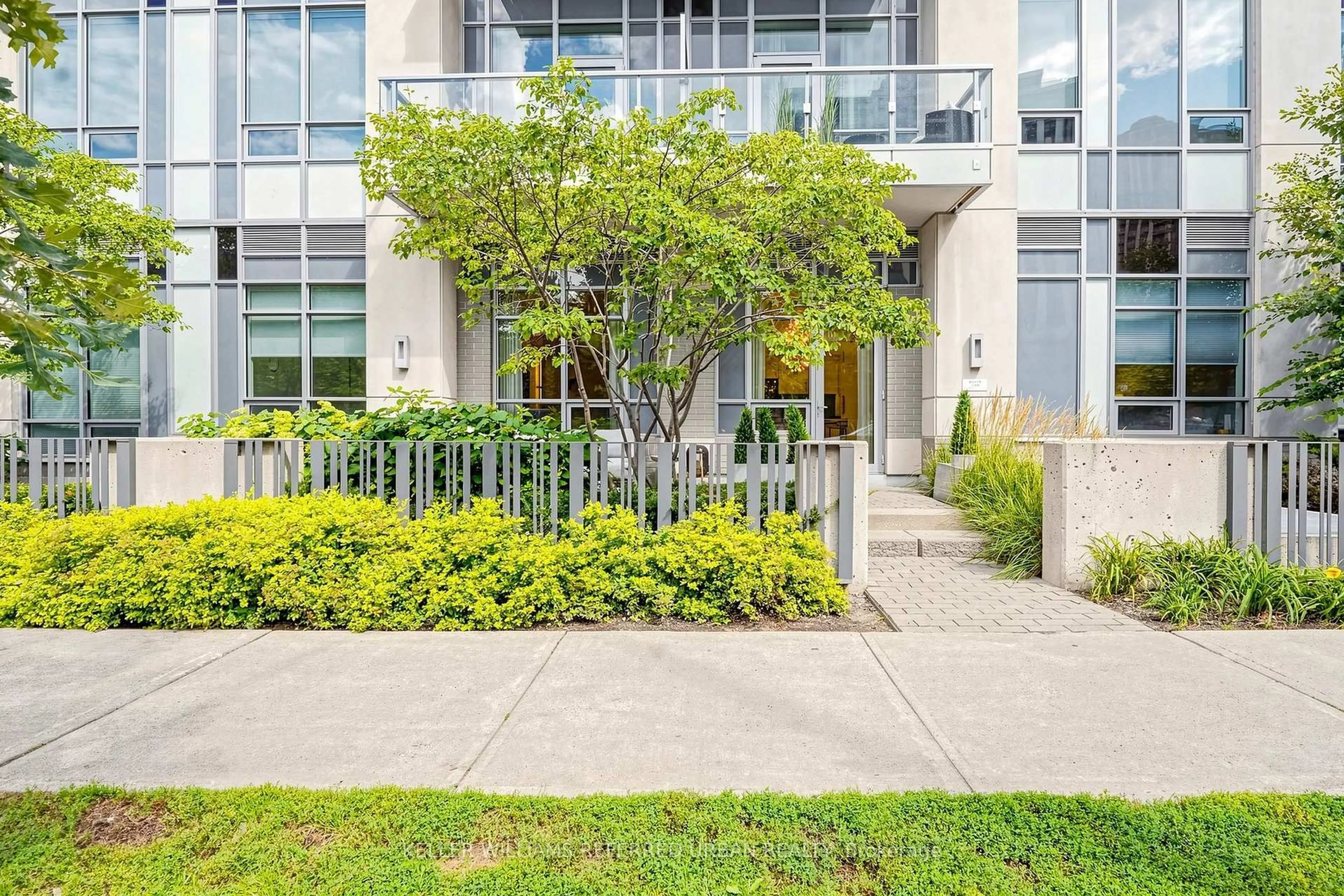 Patio, street for 120 Harrison Garden Blvd #130, Toronto Ontario M2N 0H1