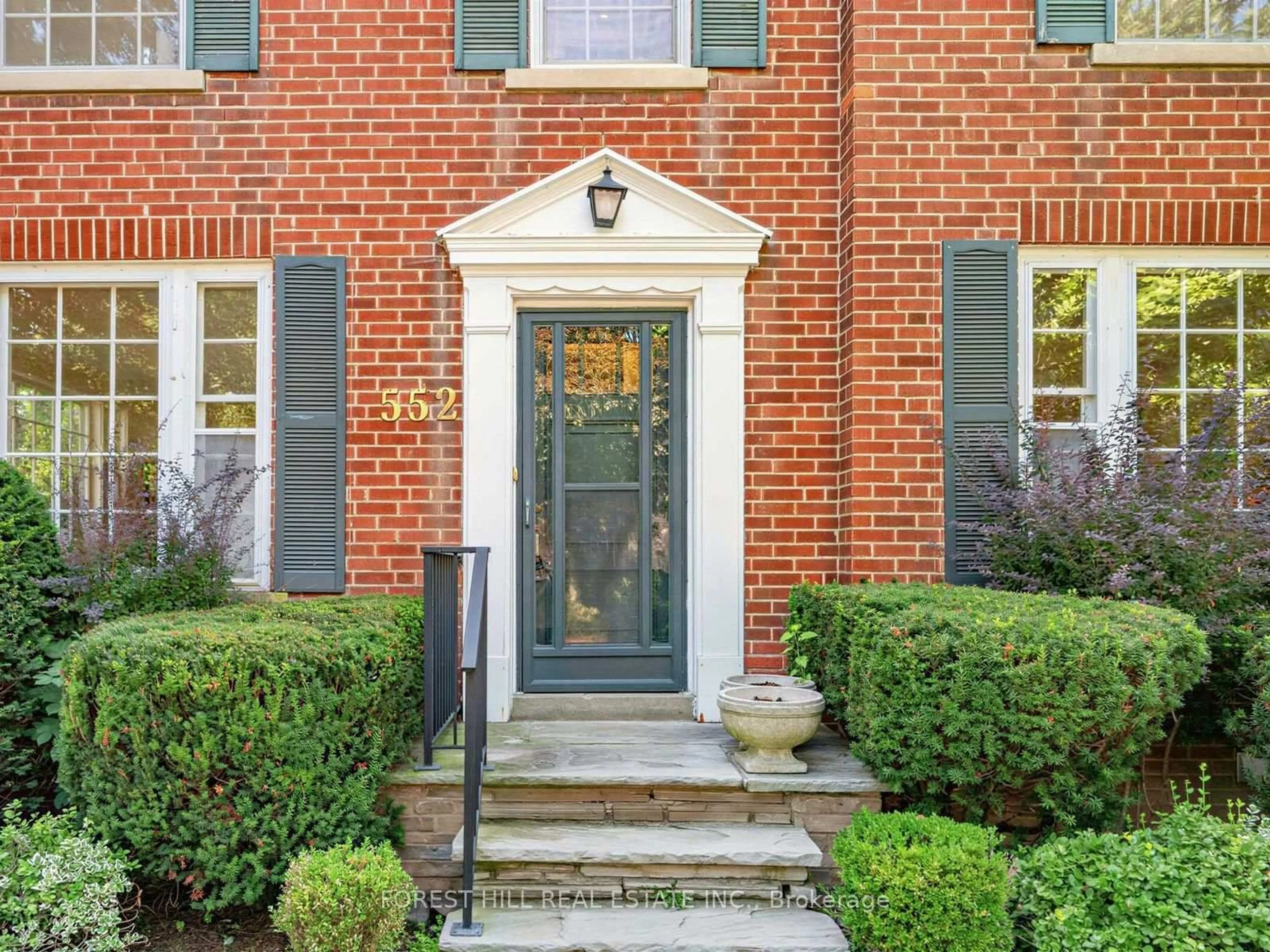 Unknown for 552 St Clements Ave, Toronto Ontario M5N 1M6