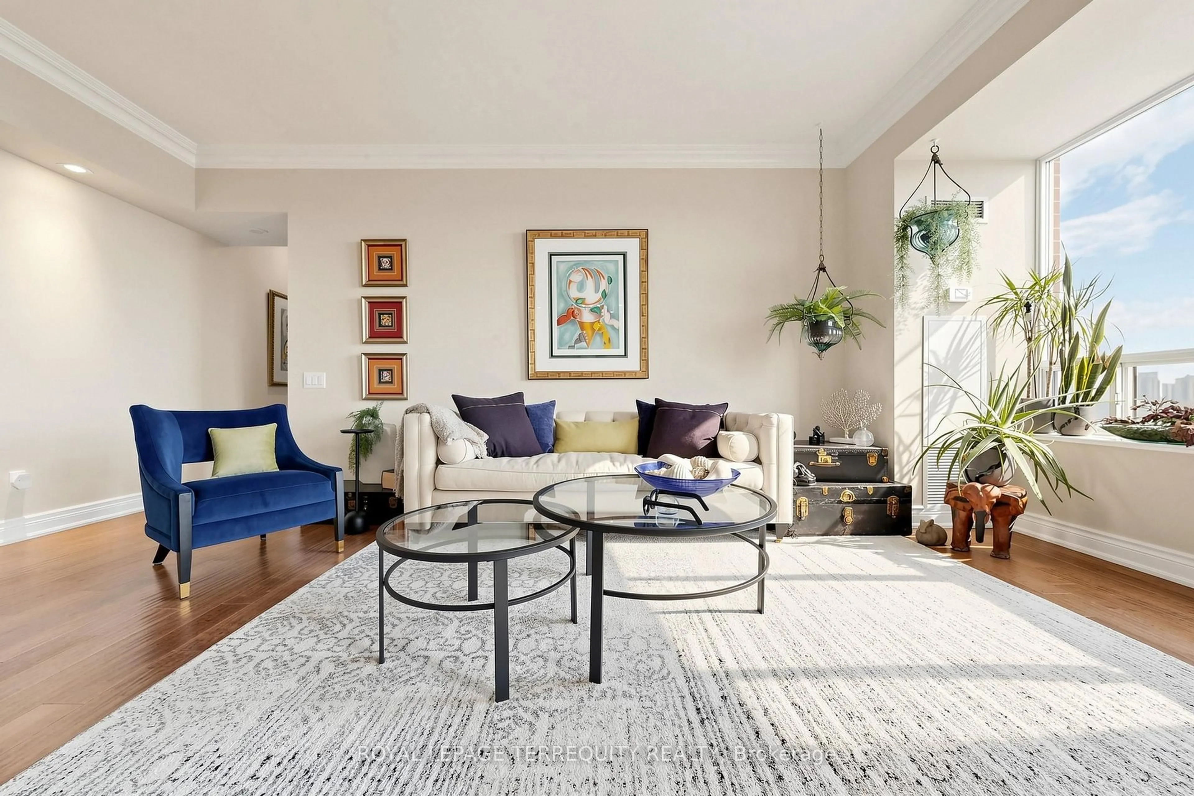 Living room with furniture, unknown for 2 Clairtrell Rd #LPH 1, Toronto Ontario M2N 7H5