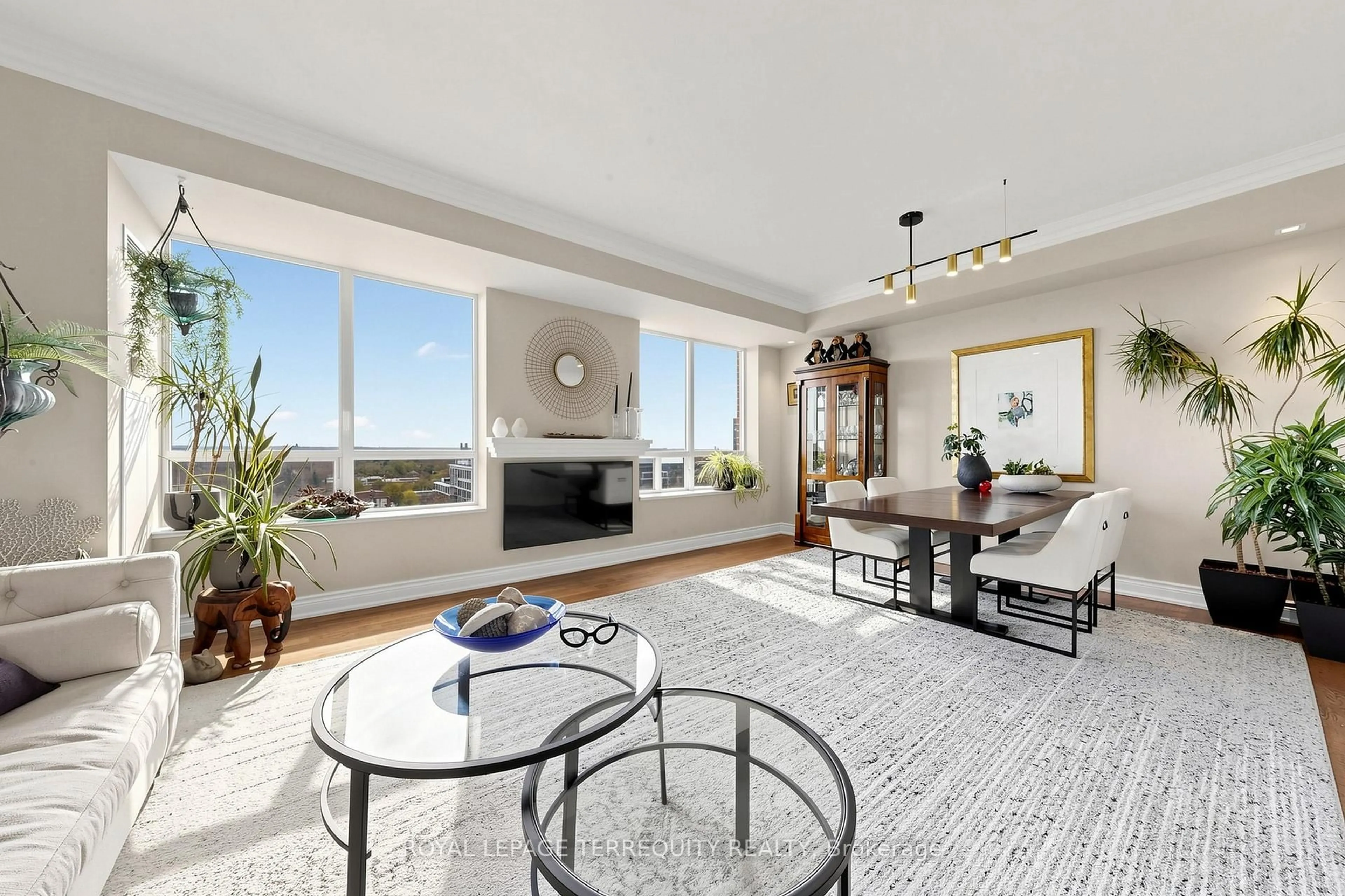 Living room with furniture, unknown for 2 Clairtrell Rd #LPH 1, Toronto Ontario M2N 7H5