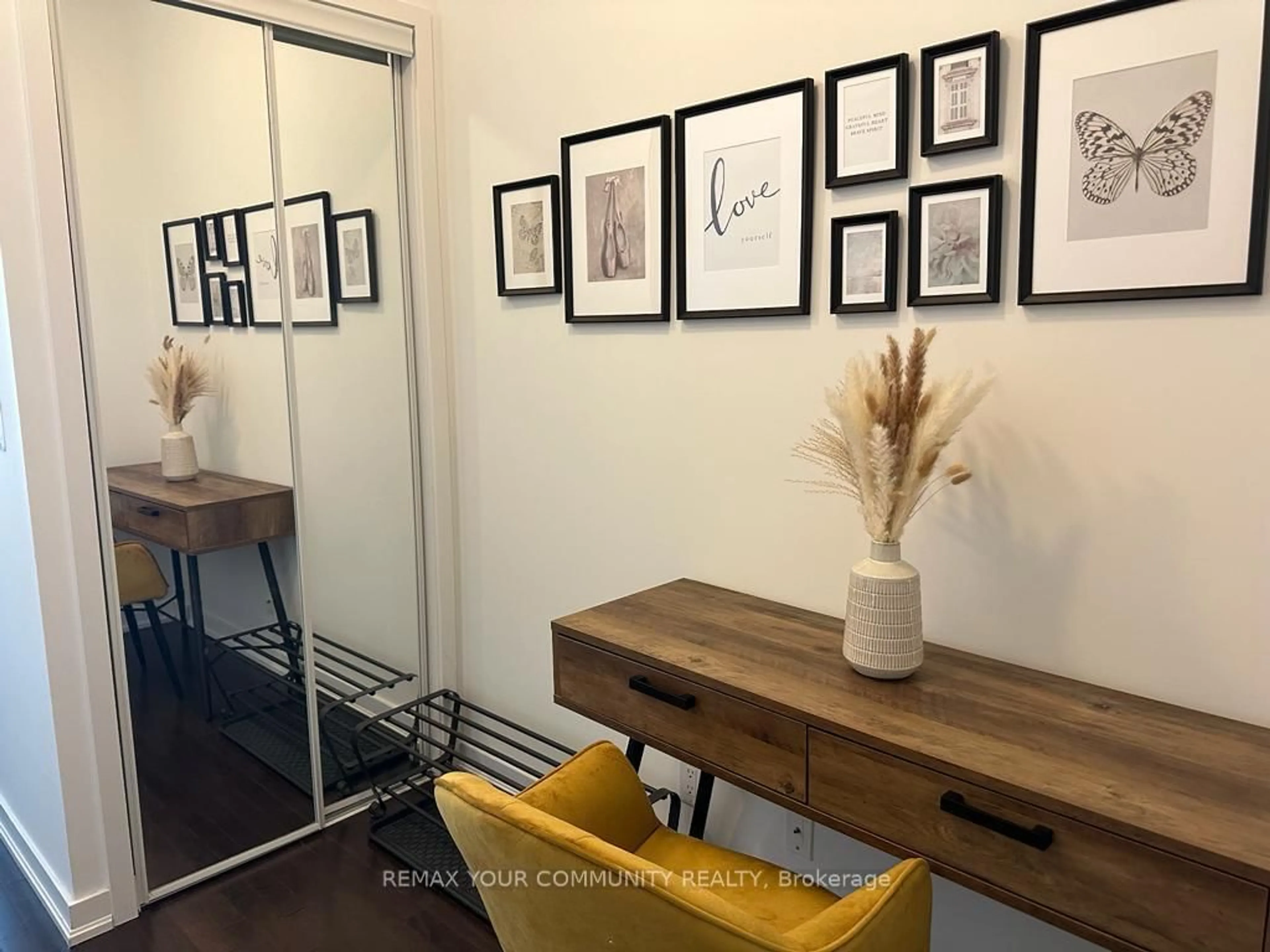Unknown for 14 York St #1709, Toronto Ontario M5J 0B1