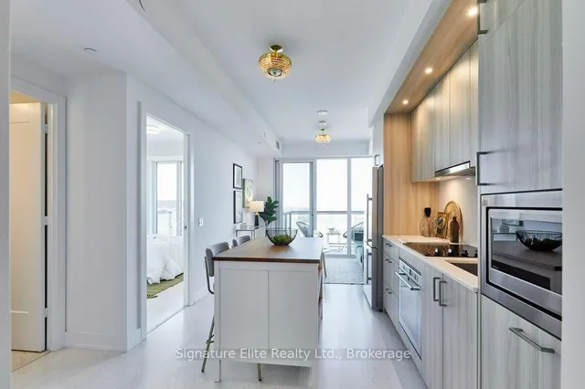 30 Inn on the Park Dr #4207, Toronto 5