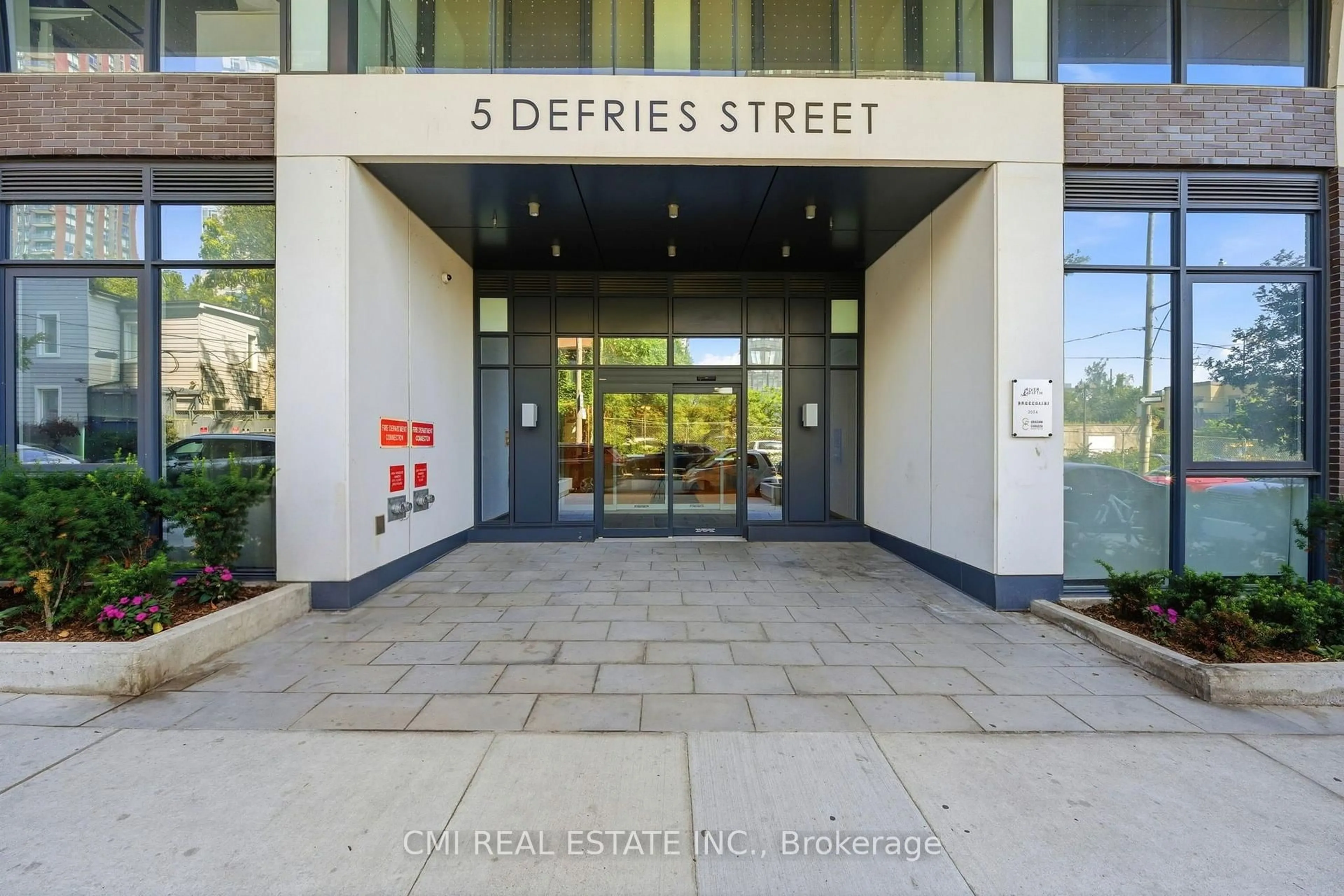 Indoor foyer for 5 Defries St #801, Toronto Ontario M5A 0W7