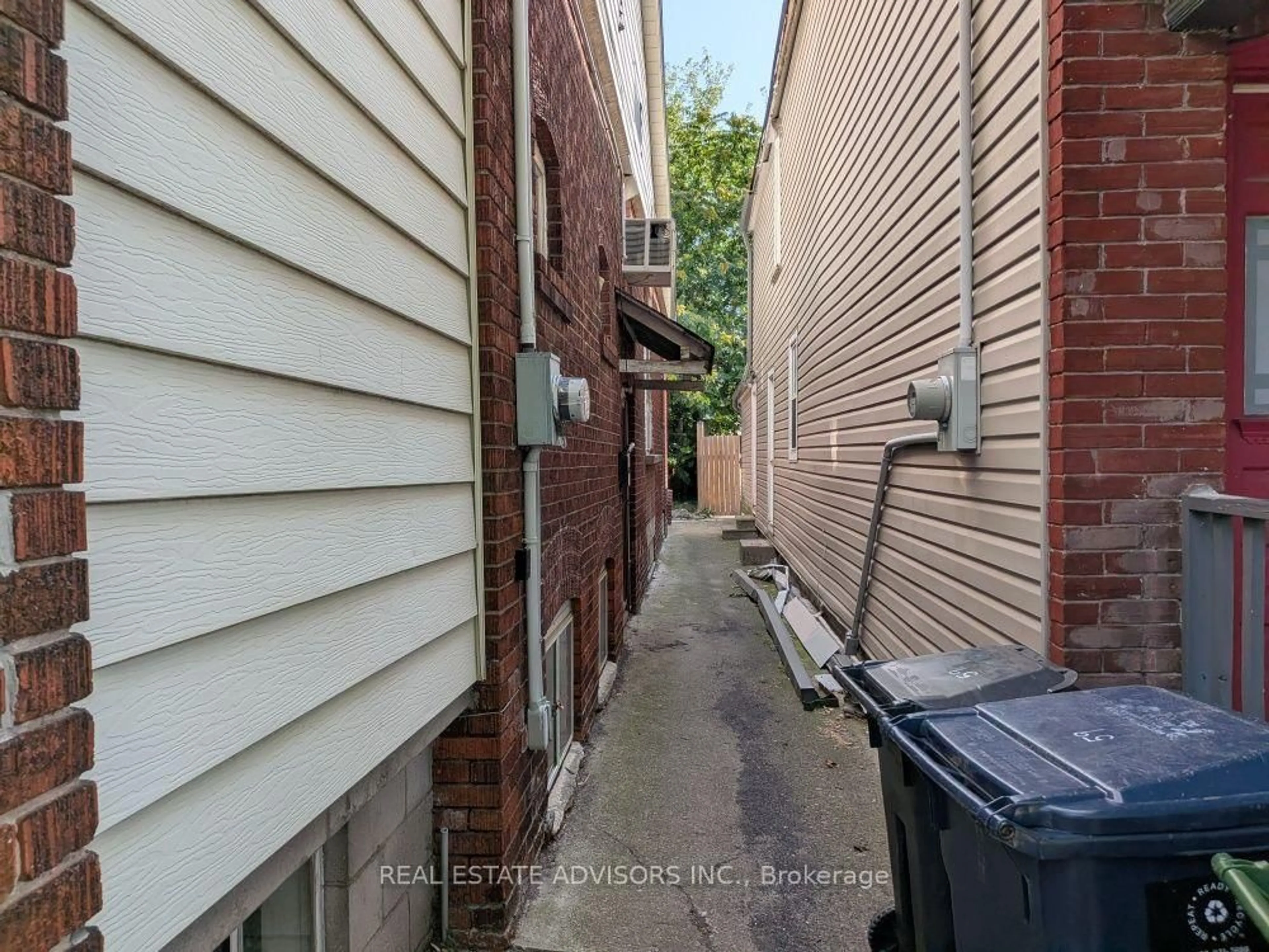 Unknown for 61 Greensides Ave, Toronto Ontario M6G 3P5