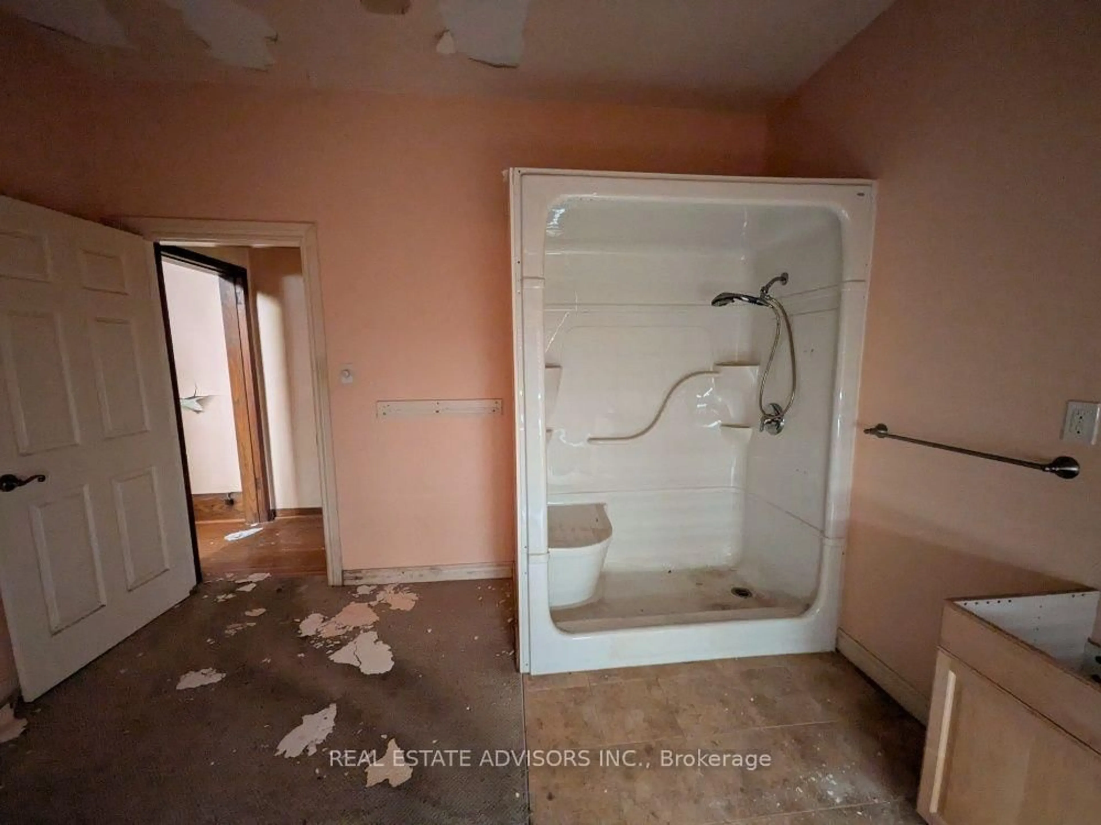 A pic of a room for 61 Greensides Ave, Toronto Ontario M6G 3P5