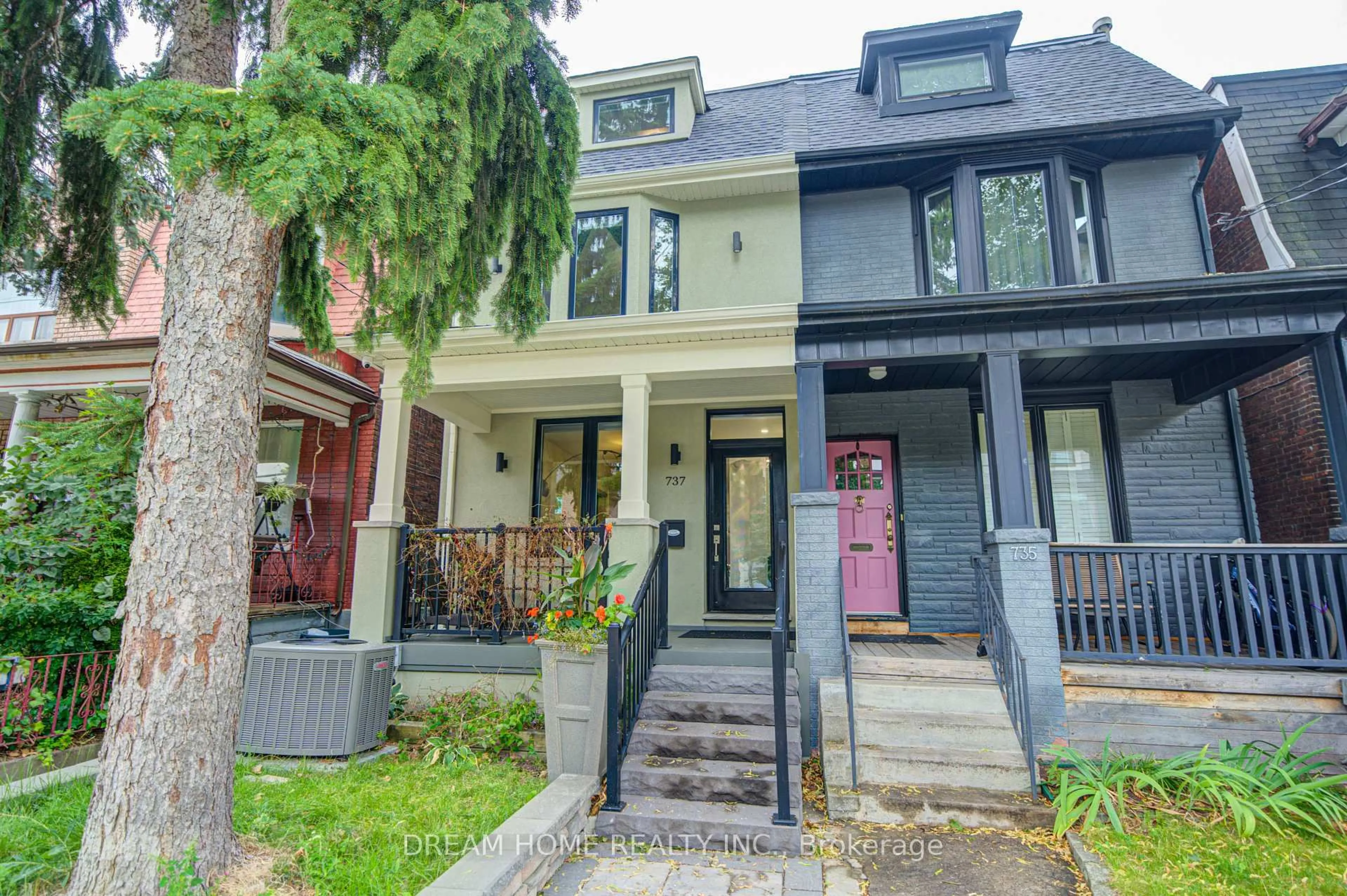 Home with brick exterior material, street for 737 Shaw St, Toronto Ontario M6G 3L8