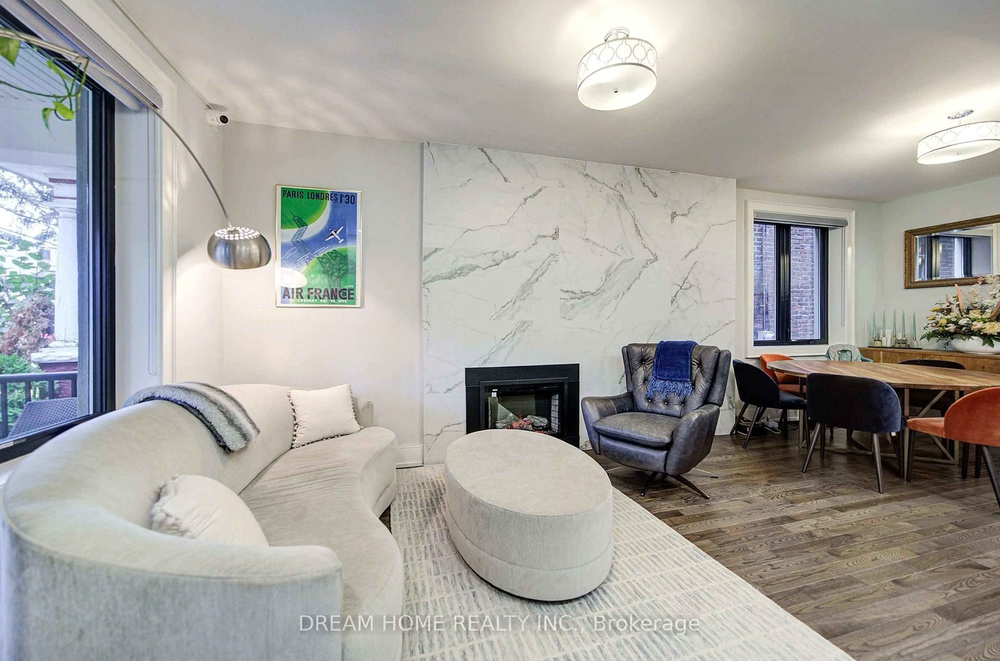 Living room with furniture, unknown for 737 Shaw St, Toronto Ontario M6G 3L8