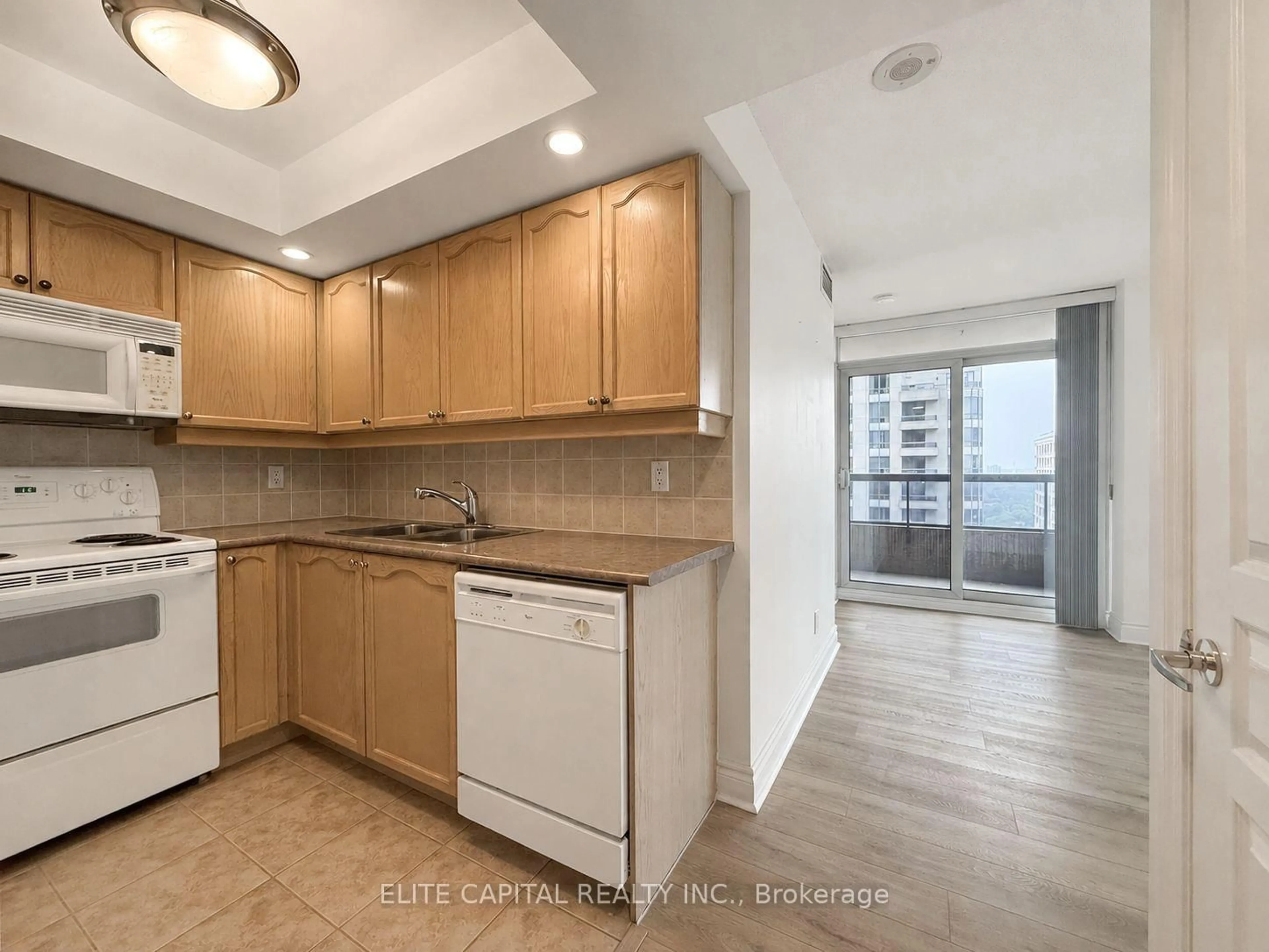 Standard kitchen, unknown for 15 Northtown Way #2018, Toronto Ontario M2N 7L4