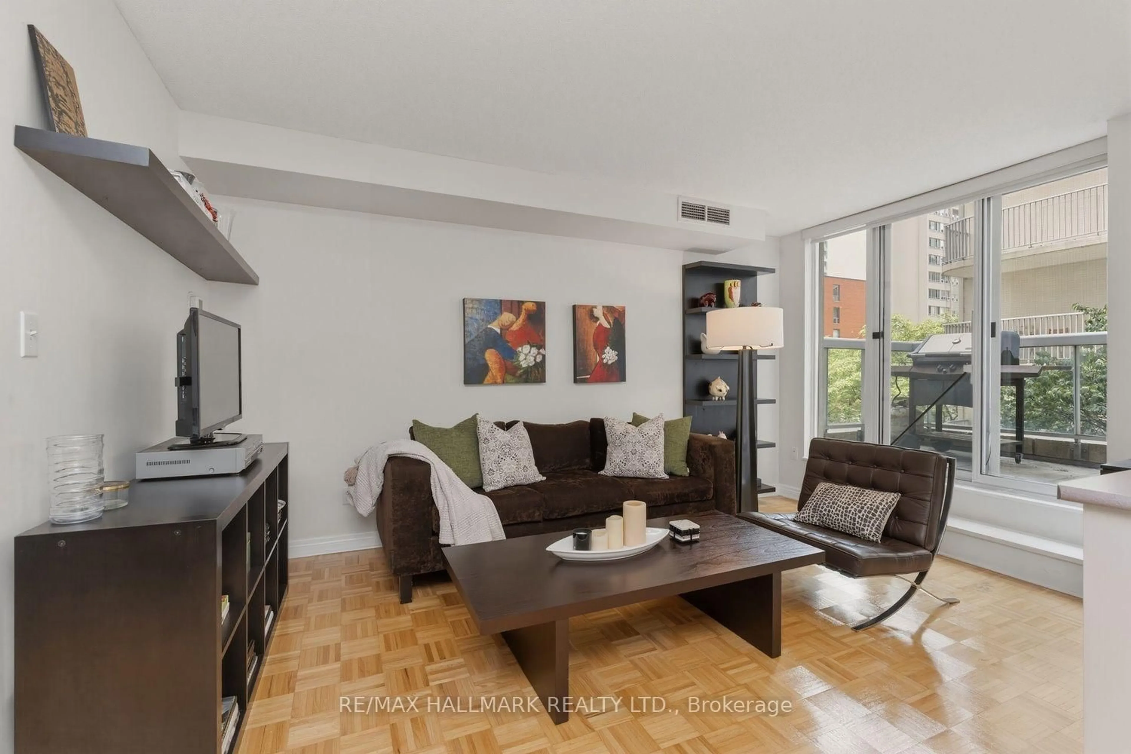 Living room with furniture, unknown for 43 Eglinton Ave #310, Toronto Ontario M4P 1A2