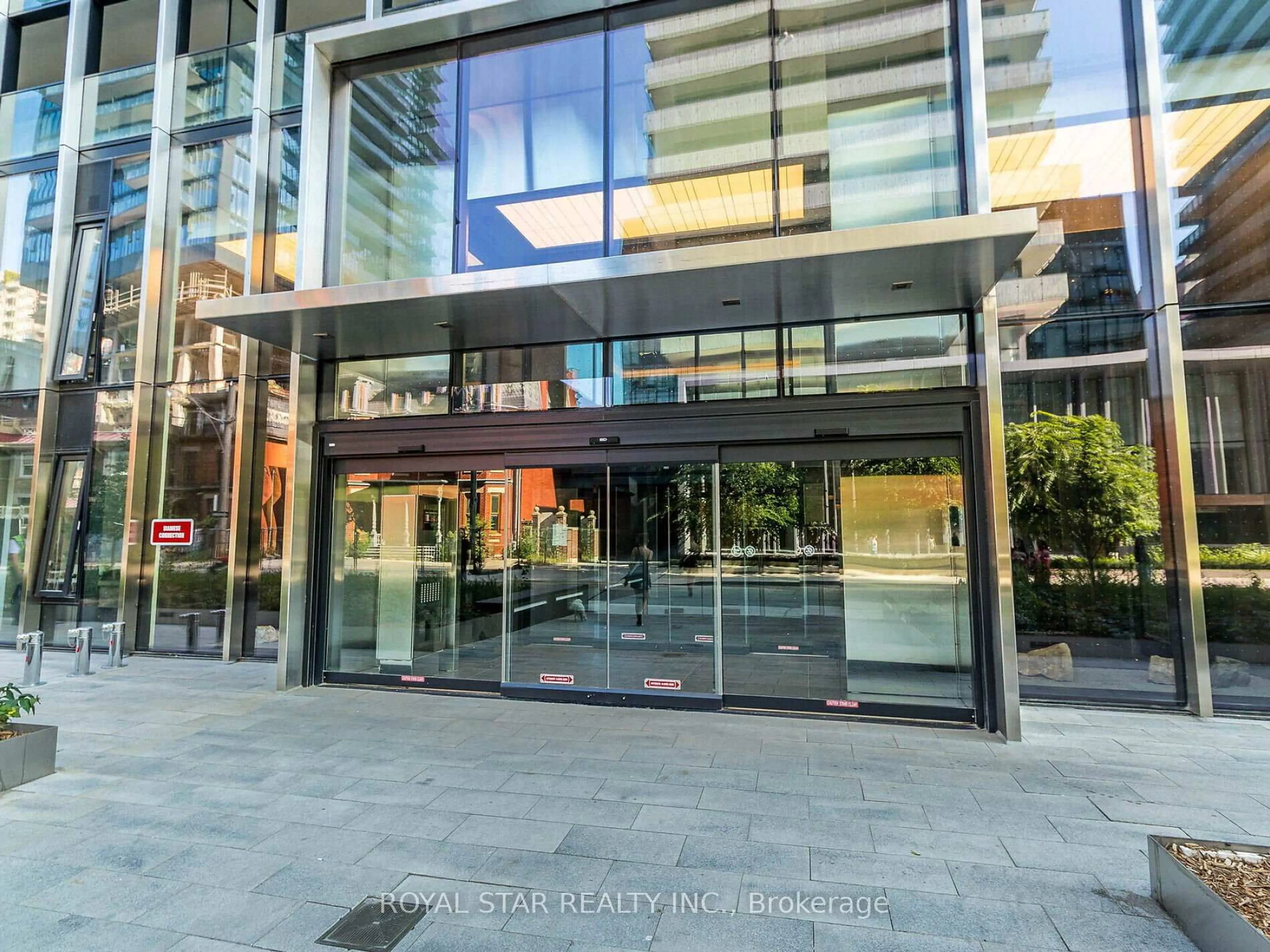 Indoor foyer for 55 Charles St #2706, Toronto Ontario M4Y 0J1