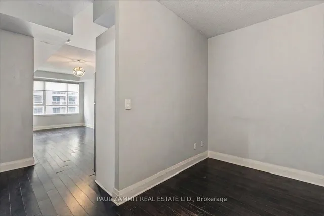 17 Kenaston Gdns #311, Toronto 5