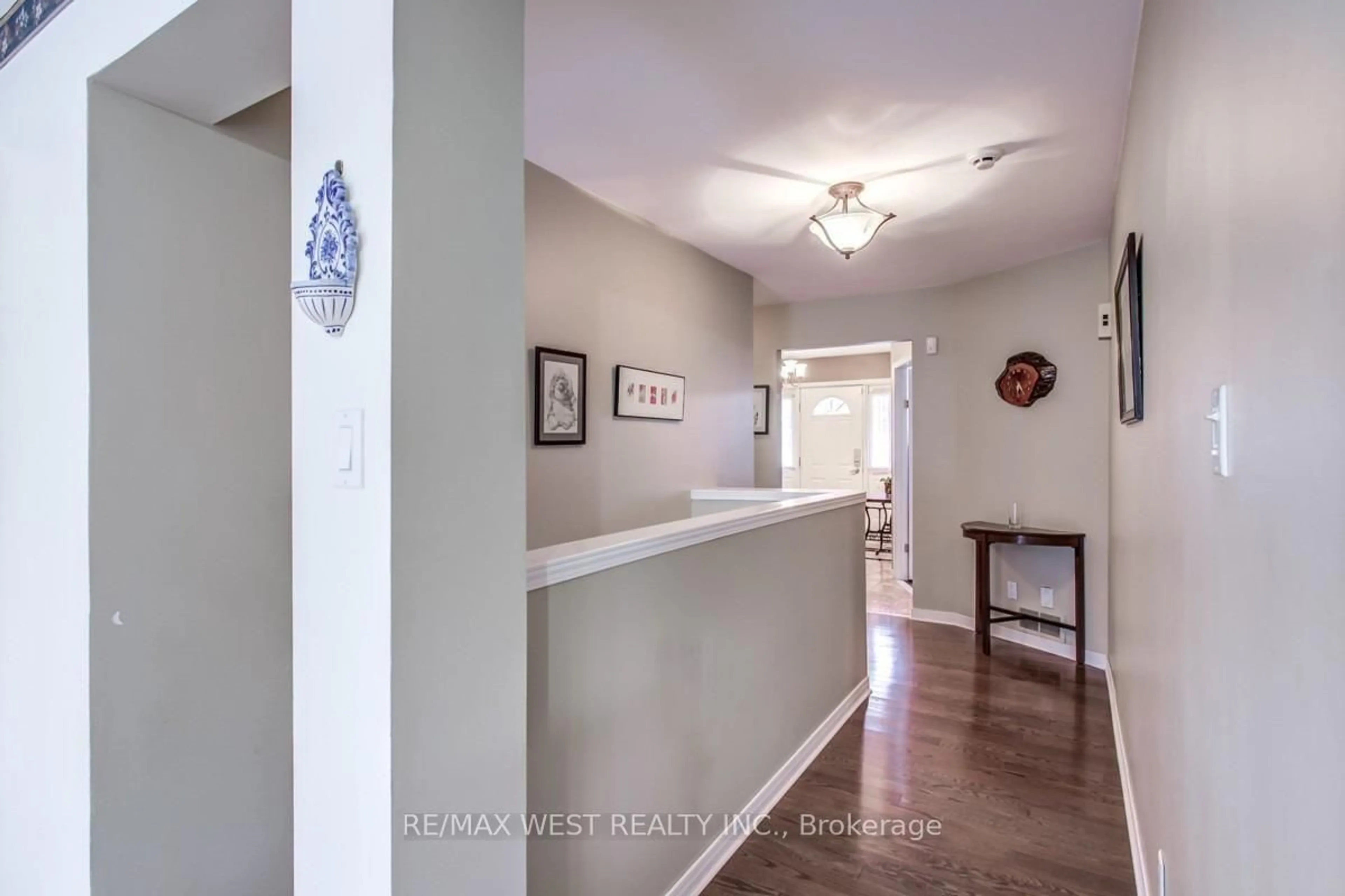 Indoor entryway for 170 Newton Dr, Toronto Ontario M2M 2N7