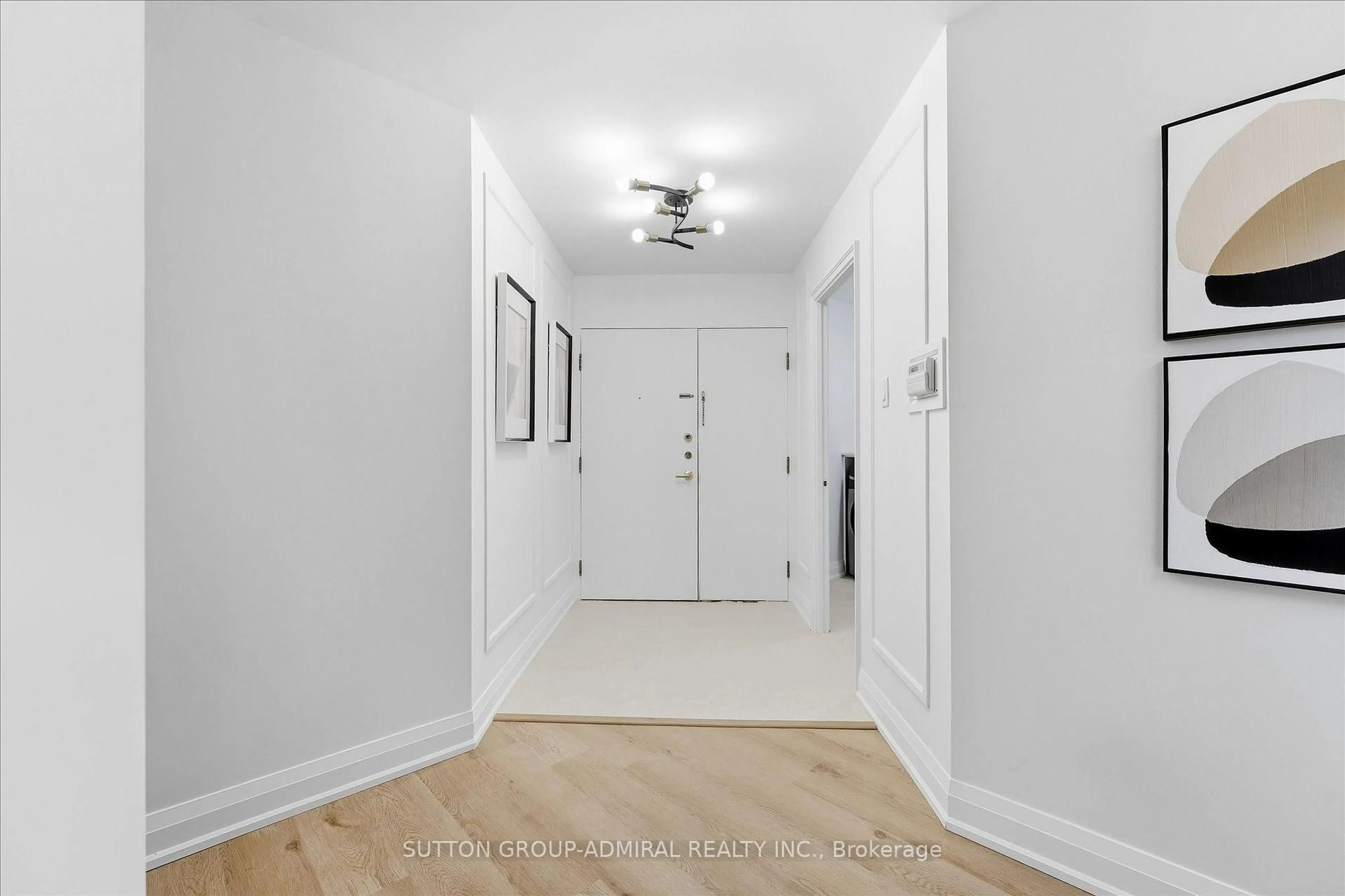 Indoor entryway for 131 Beecroft Rd #306, Toronto Ontario M2N 6G9