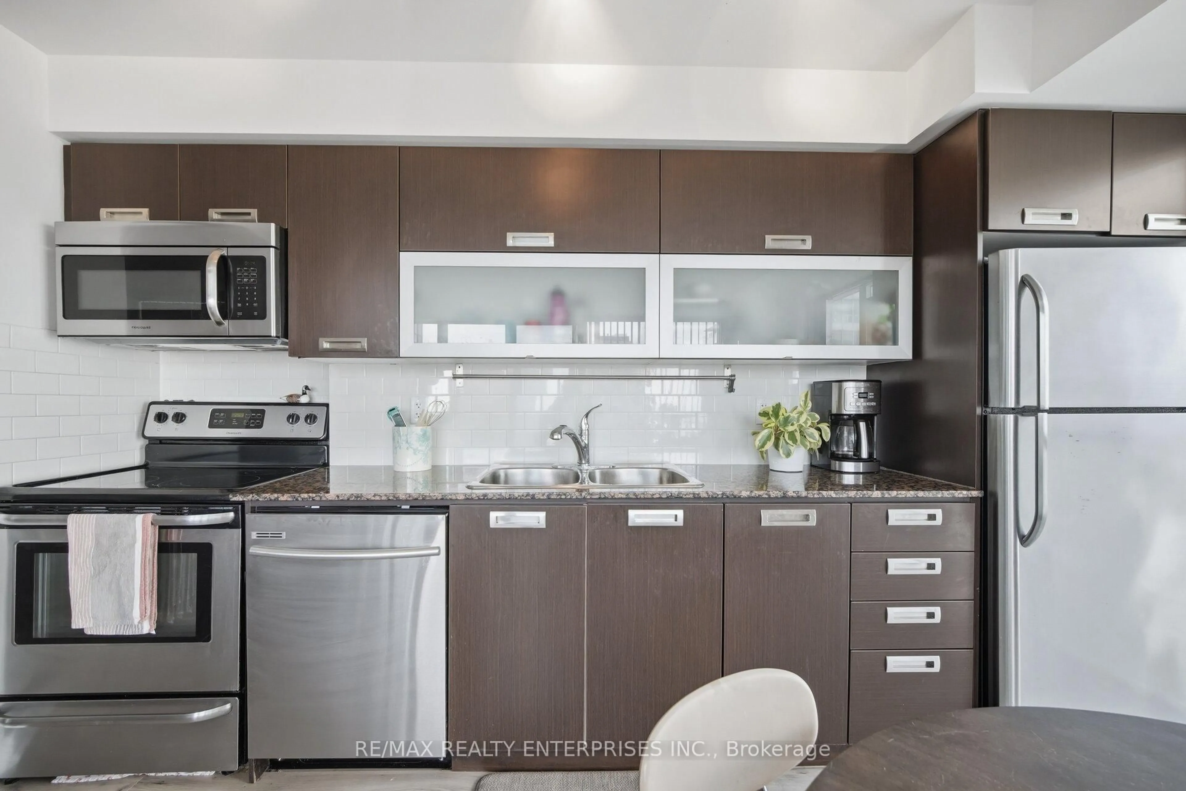 Unknown for 100 Western Battery Rd #1610, Toronto Ontario M6K 3S2