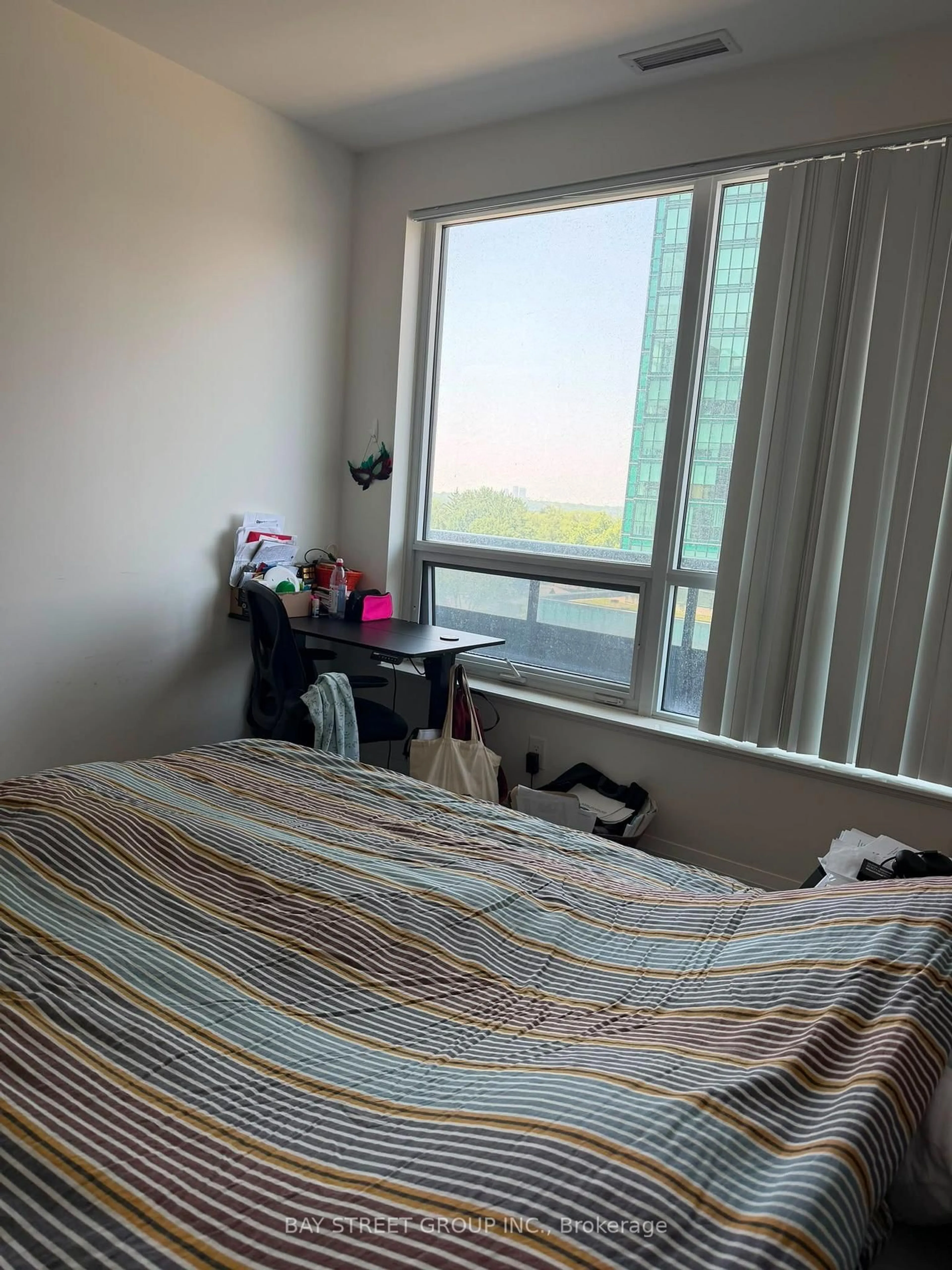 A pic of a room for 2 Anndale Dr #811, Toronto Ontario M2N 0G5