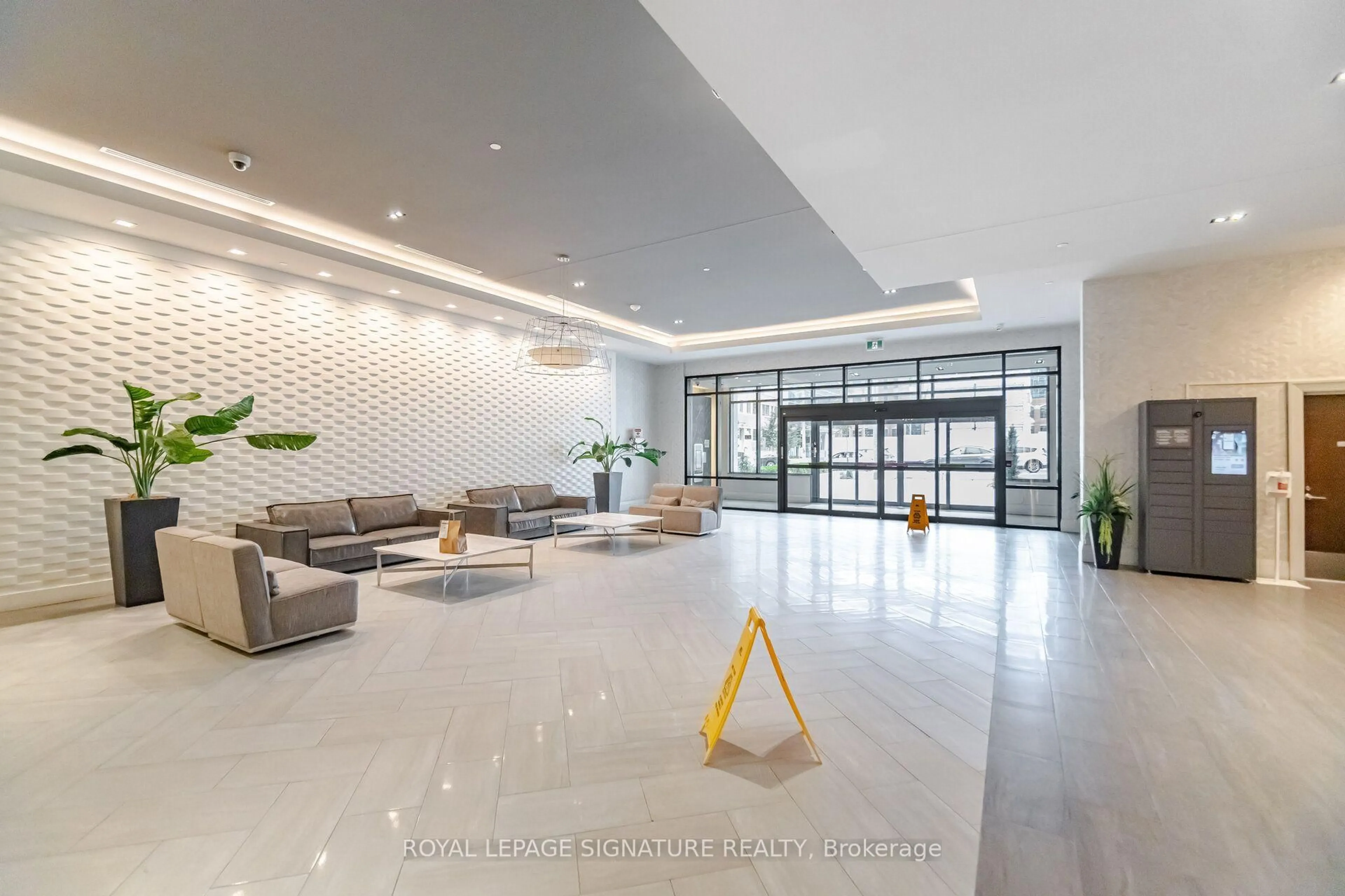 Lobby for 460 Adelaide St #1801, Toronto Ontario M5A 1N6