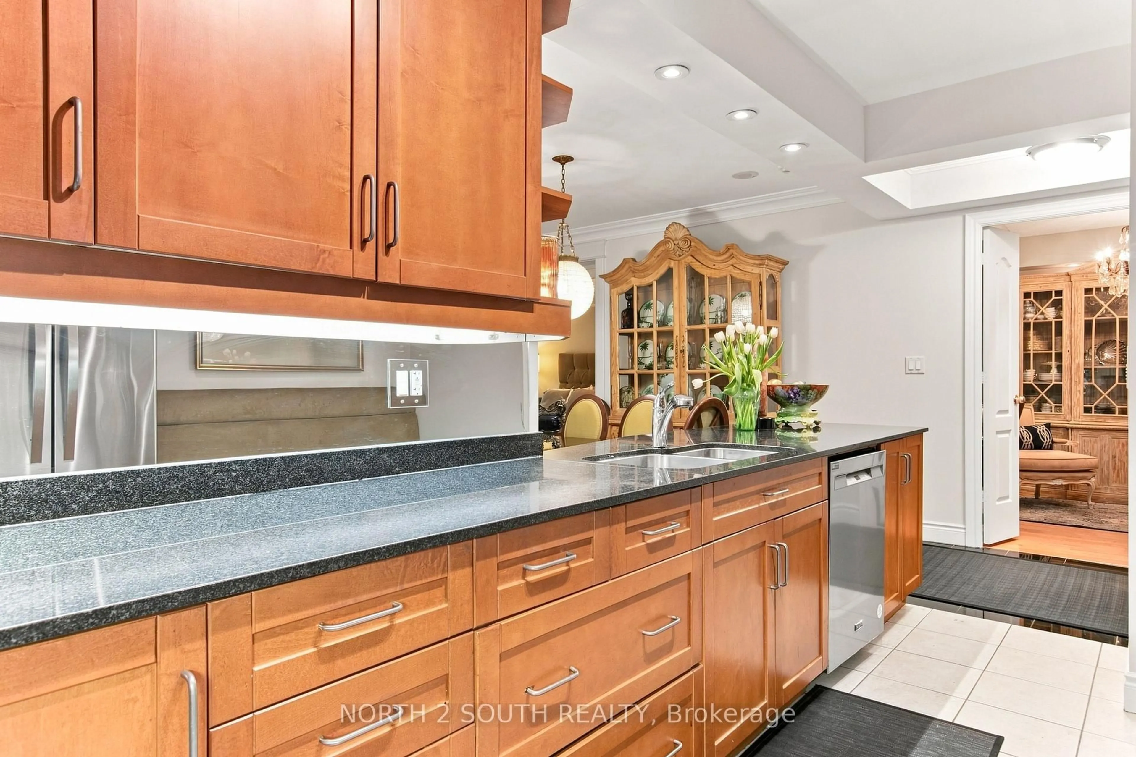 Contemporary kitchen, ceramic/tile floor for 38 William Carson Cres #116, Toronto Ontario M2P 2H2