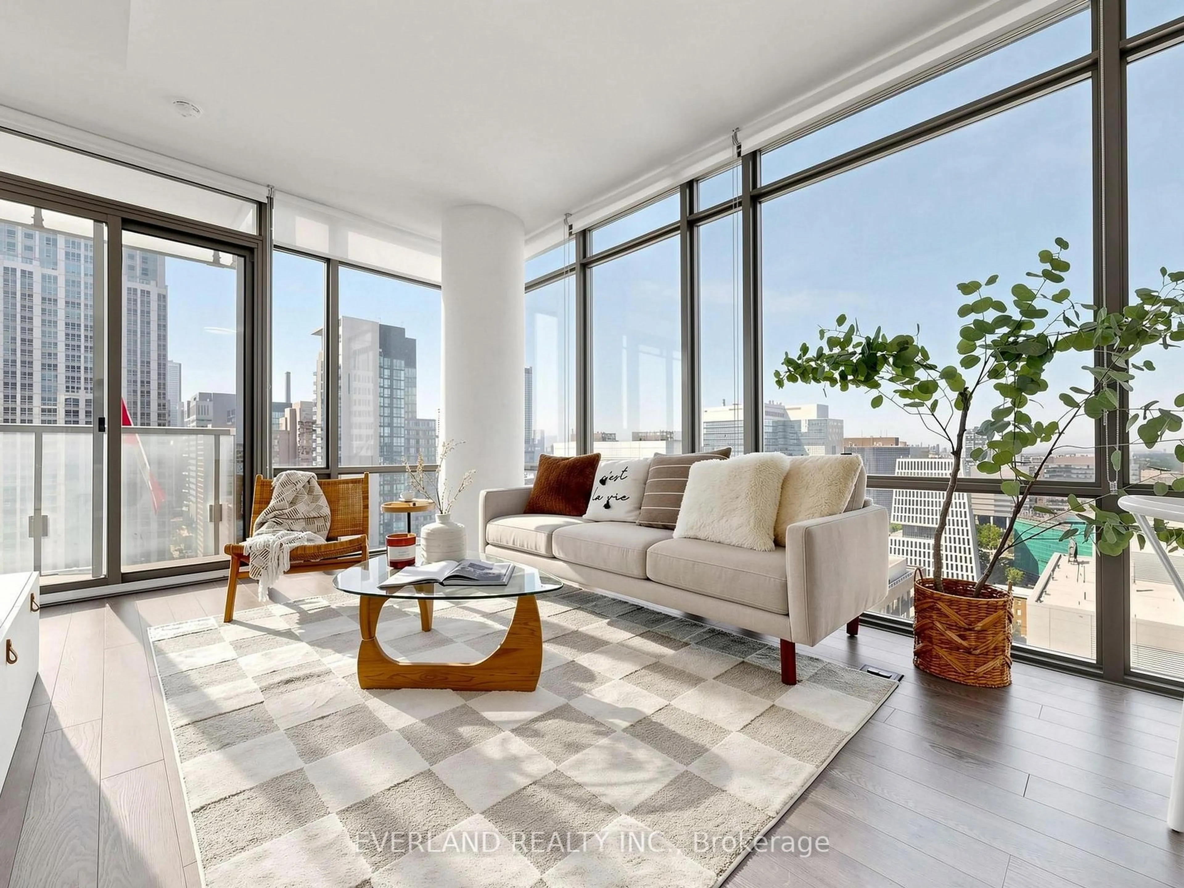 Living room with furniture, unknown for 38 Grenville St #2303, Toronto Ontario M4Y 1A5