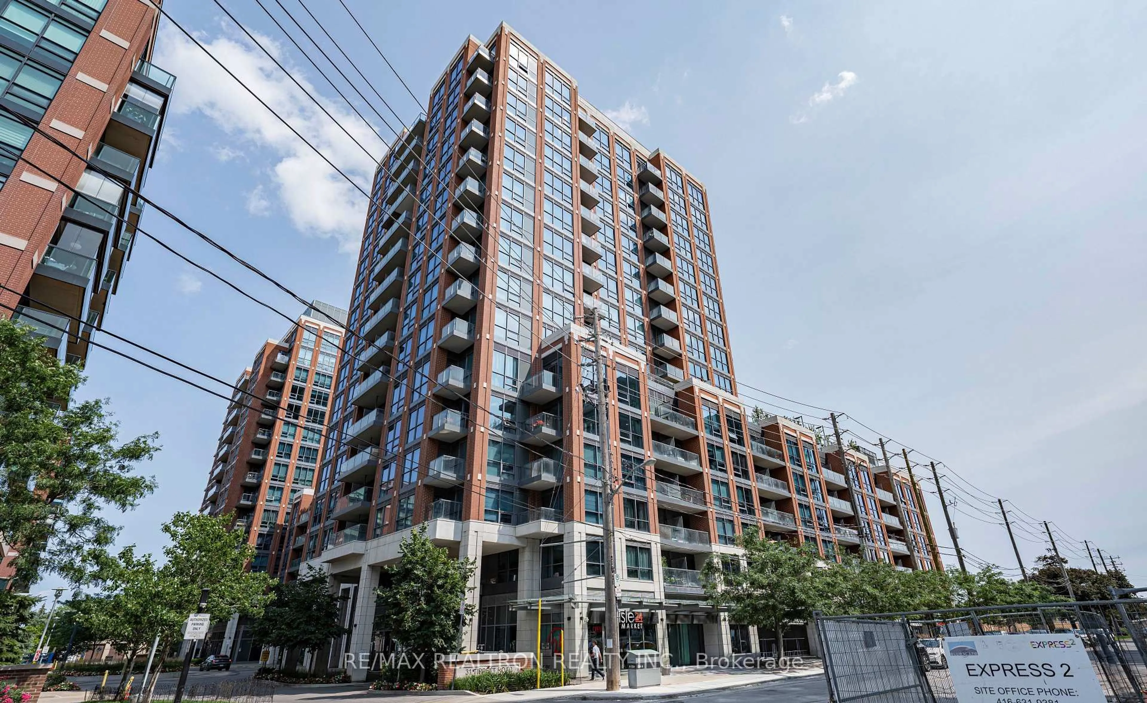 Patio, building for 31 Tippett Rd #230, Toronto Ontario M3H 0C8