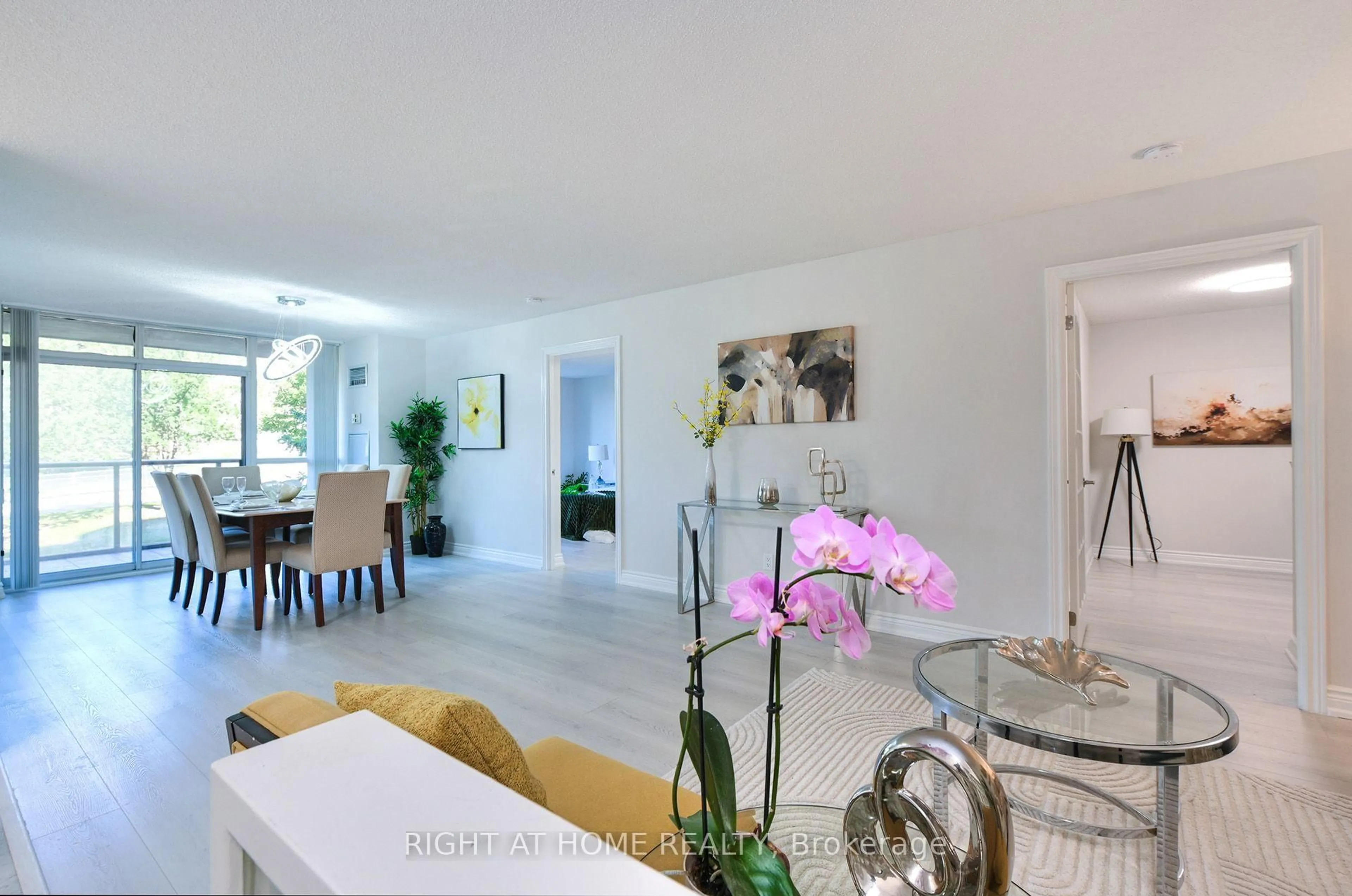 Unknown for 3181 Bayview Ave #215, Toronto Ontario M2K 2Y2