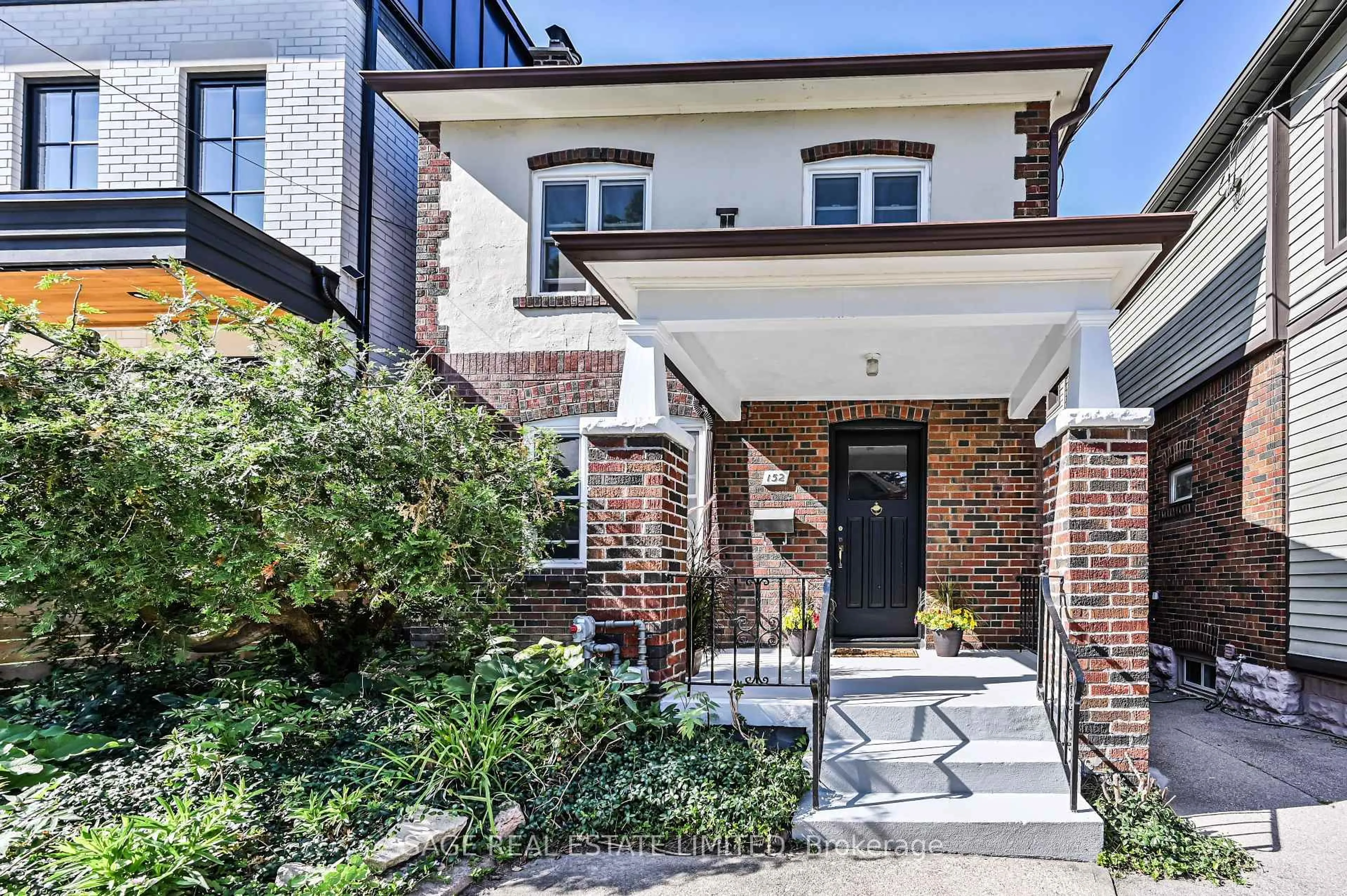 Home with brick exterior material, street for 152 Manor Rd, Toronto Ontario M4S 1R6