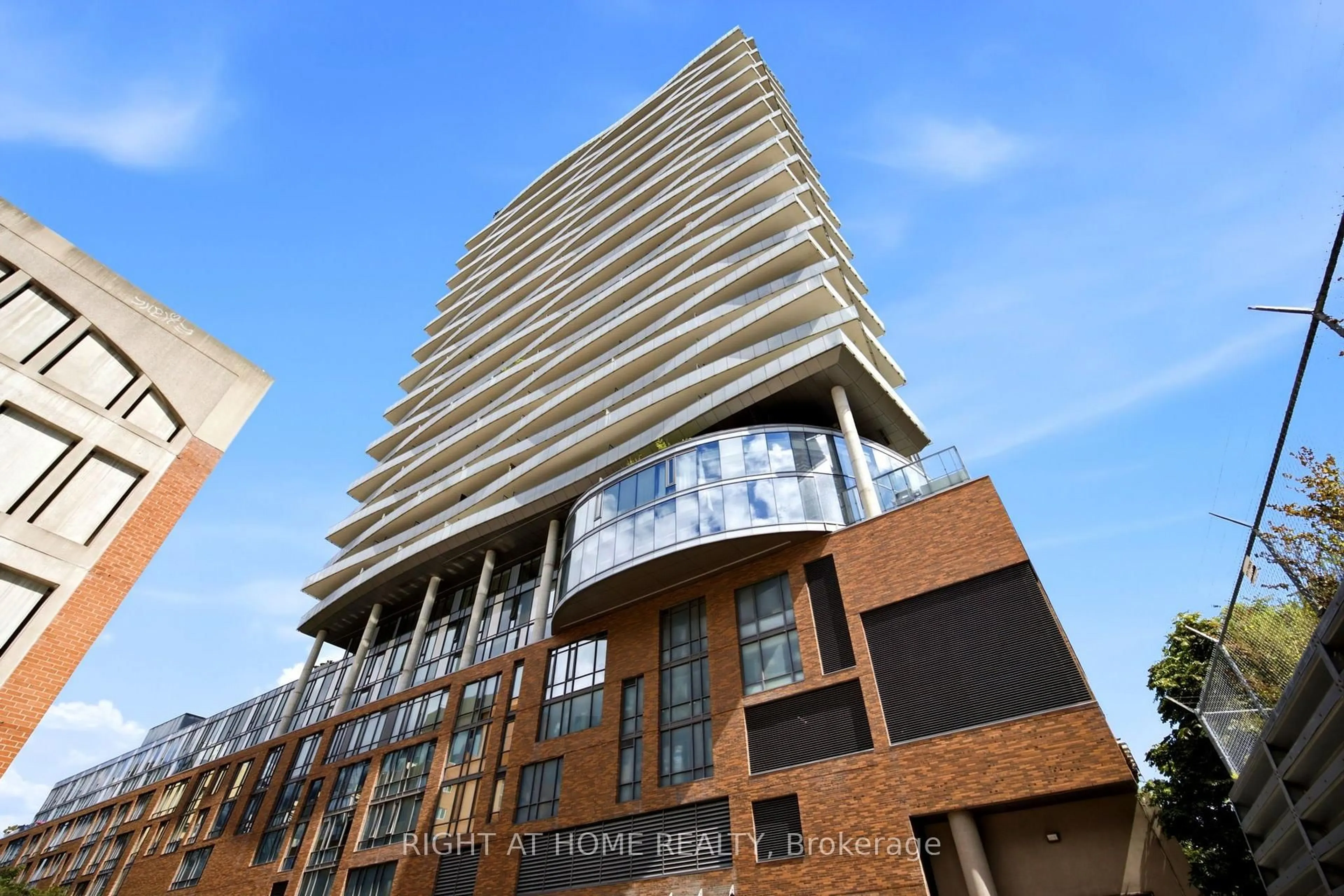 A pic from outside/outdoor area/front of a property/back of a property/a pic from drone, building for 1 Market St #1801, Toronto Ontario M5E 0A2
