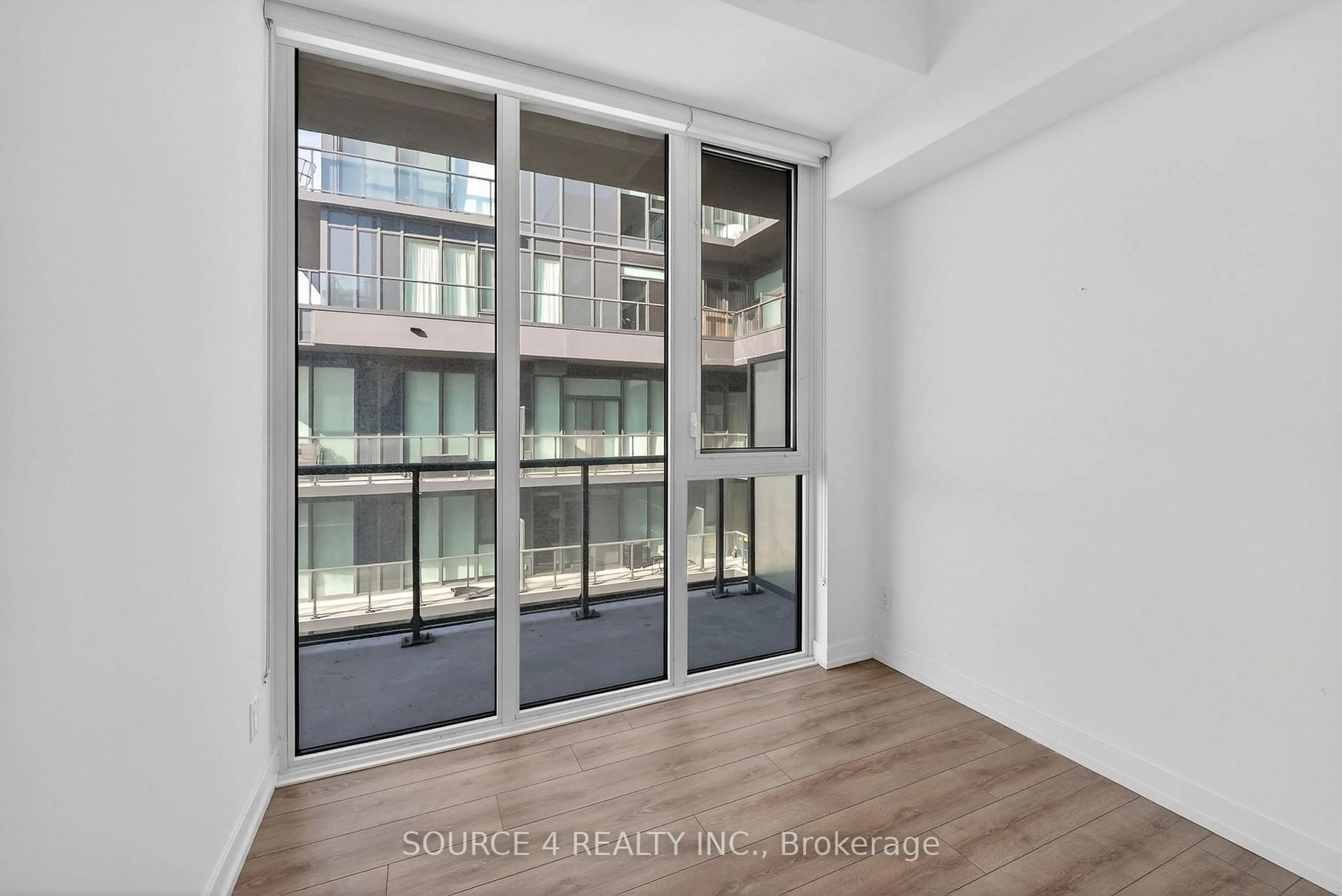 Unknown for 500 Dupont St #717, Toronto Ontario M6G 0B8