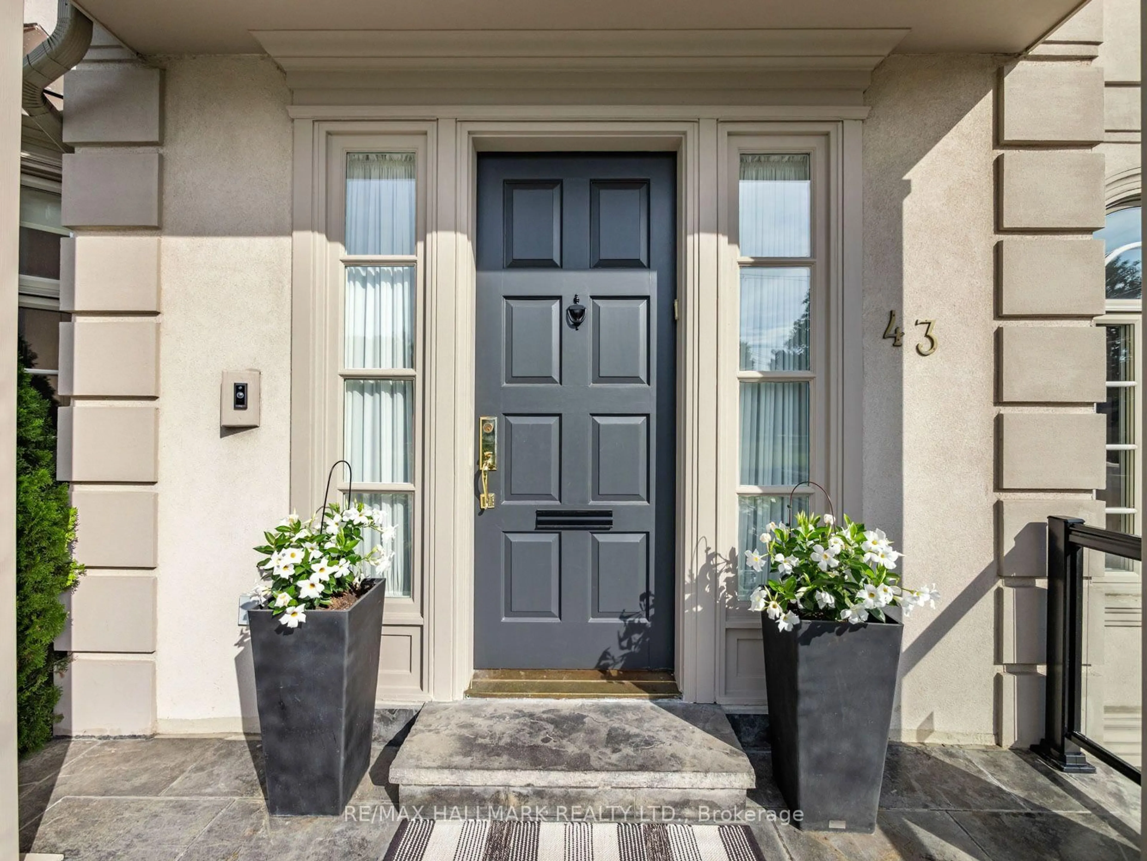Indoor entryway for 43 Prince Charles Dr, Toronto Ontario M6A 2H4