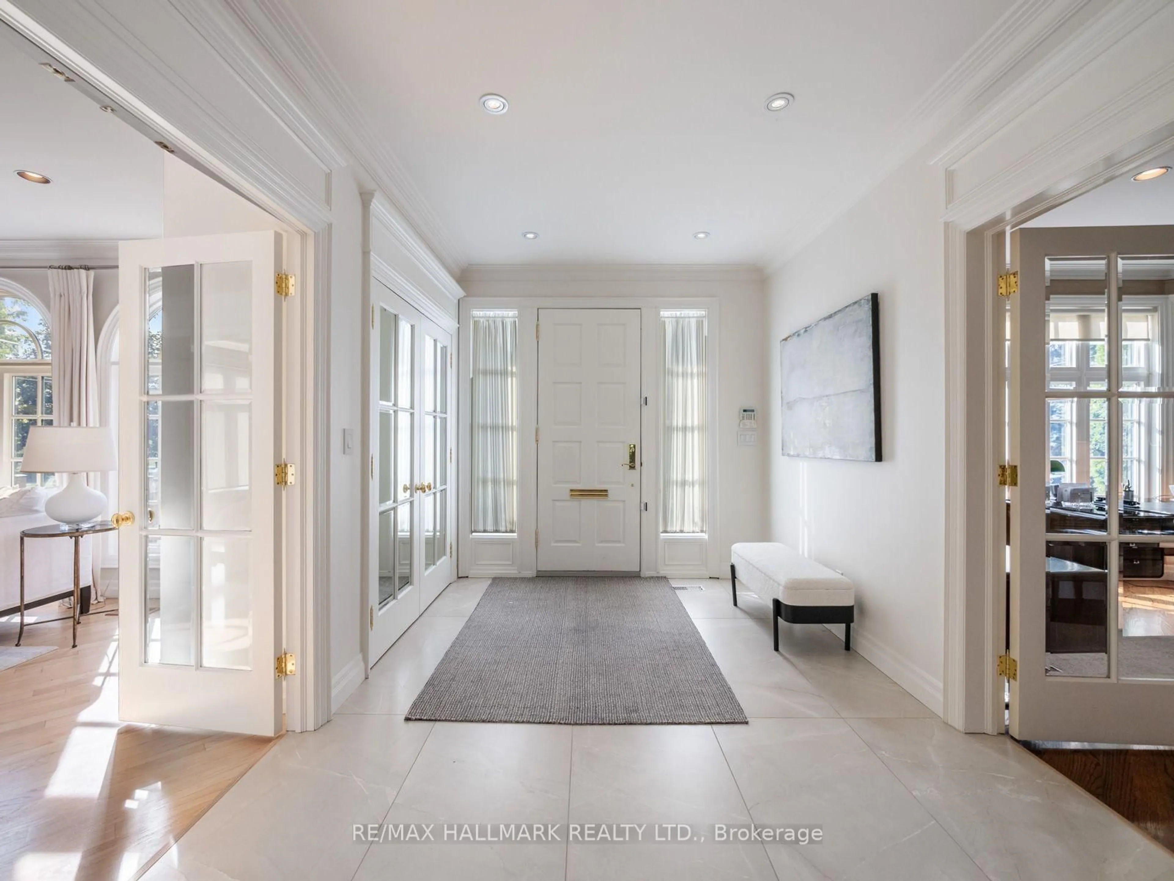 Indoor foyer for 43 Prince Charles Dr, Toronto Ontario M6A 2H4