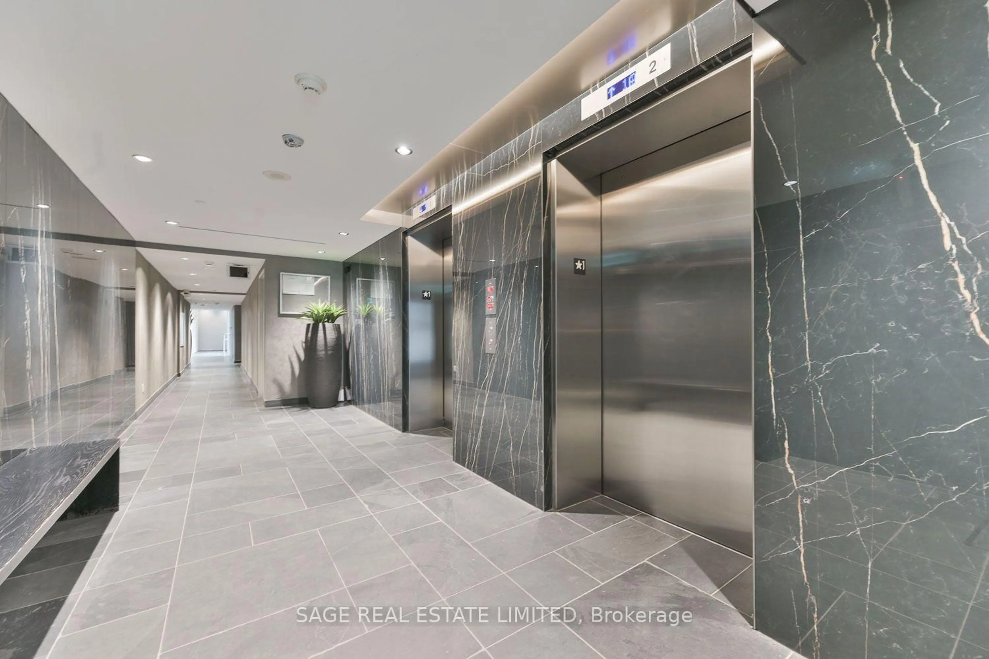 Indoor foyer for 95 Bathurst St #914, Toronto Ontario M5V 0H7