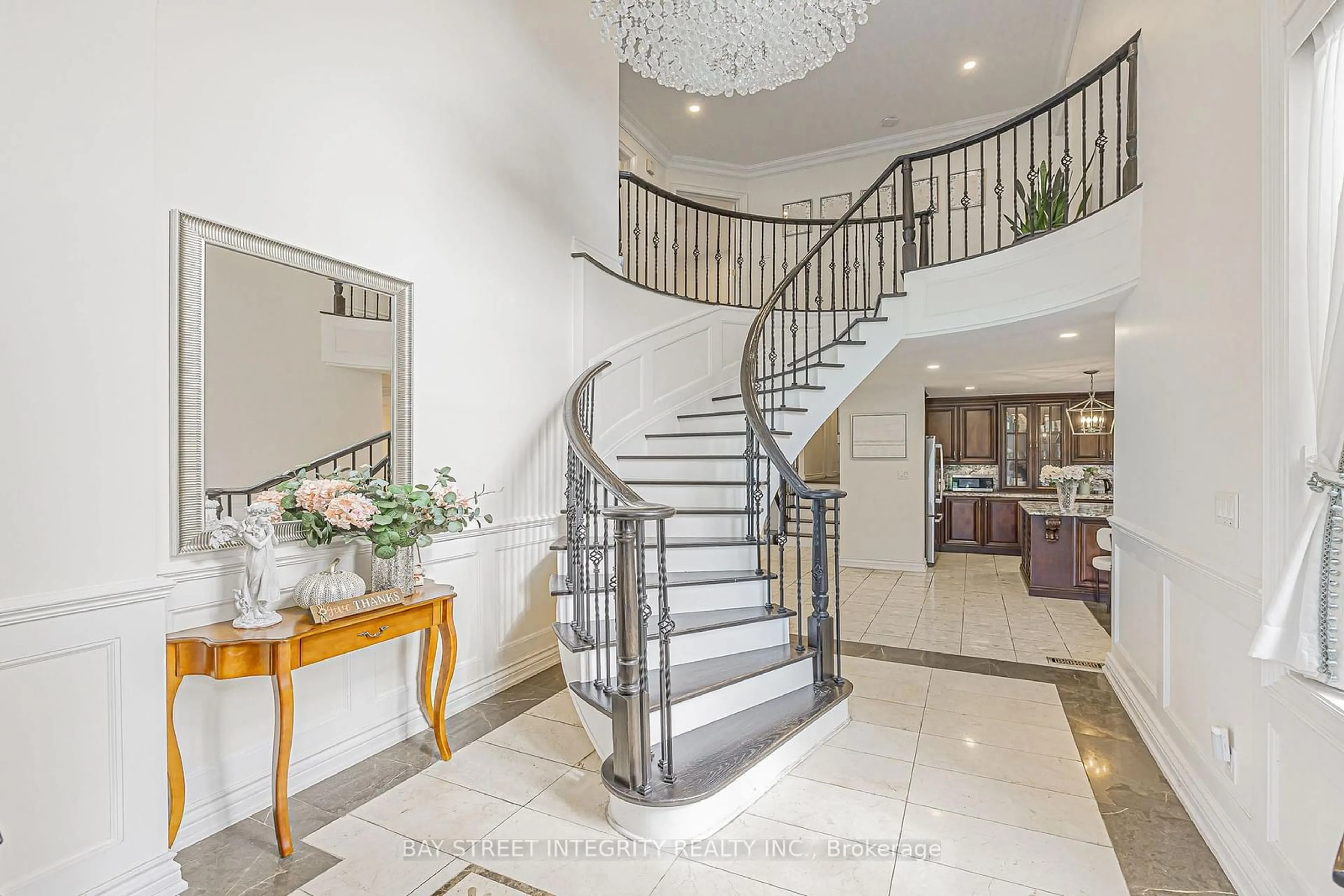 Indoor foyer for 33 Deerford Rd, Toronto Ontario M2J 3H9