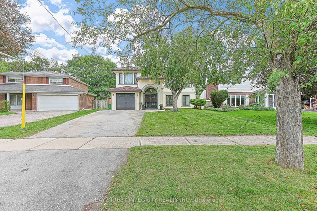 33 Deerford Rd, Toronto 3