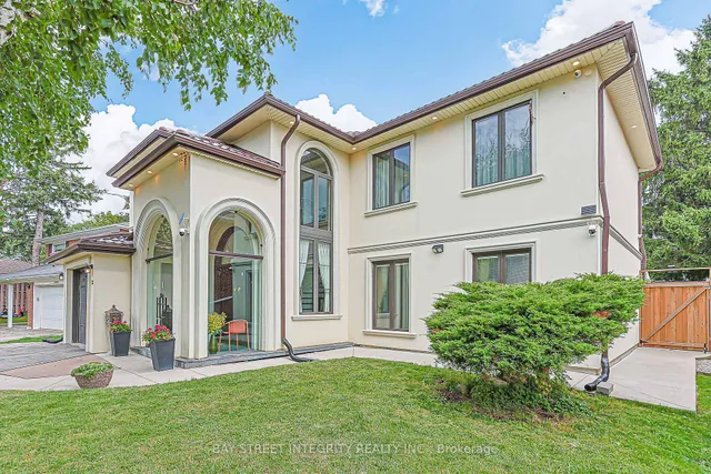 33 Deerford Rd, Toronto 2