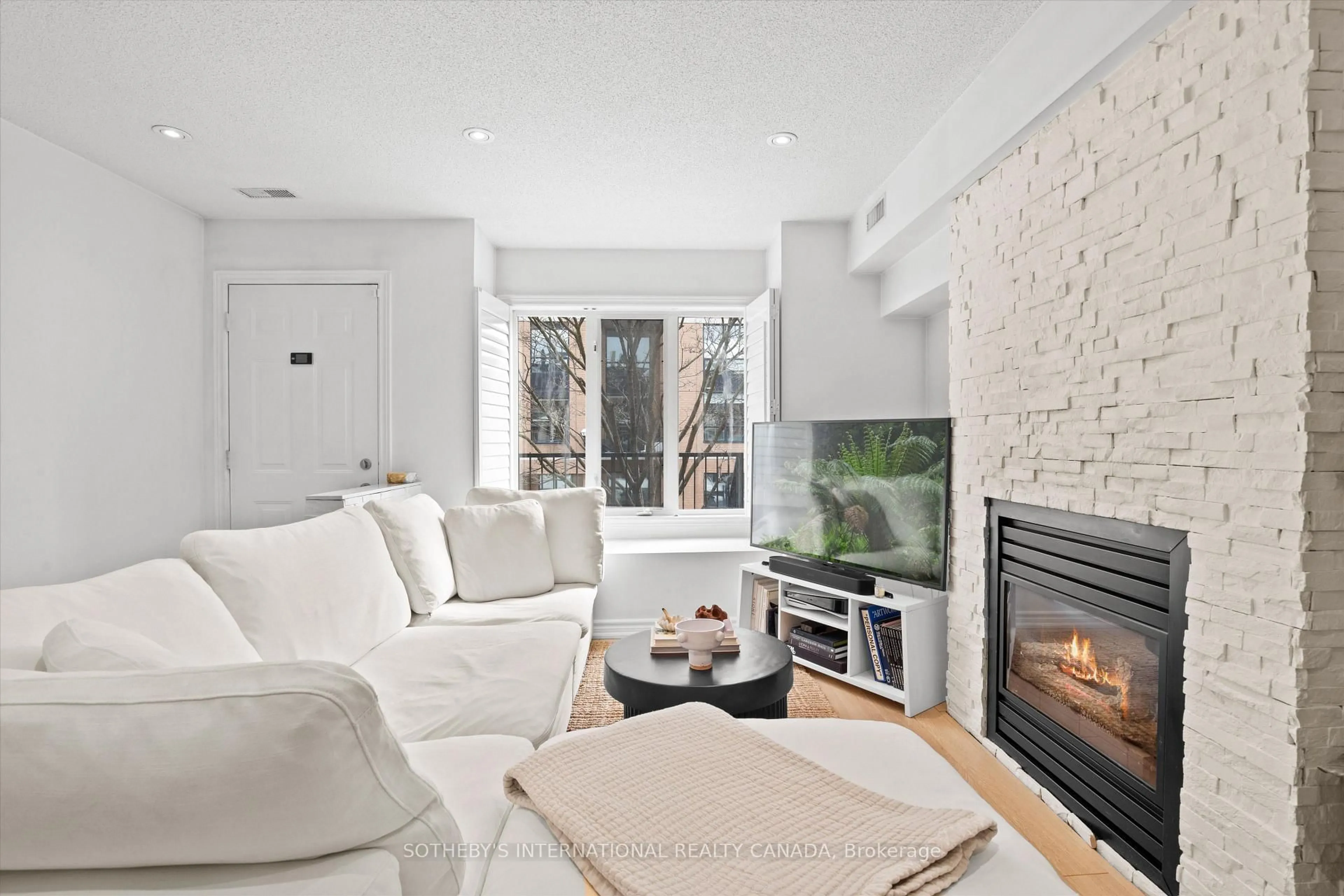 Living room with furniture, ceramic/tile floor for 208 Niagara St #18, Toronto Ontario M6J 3W5