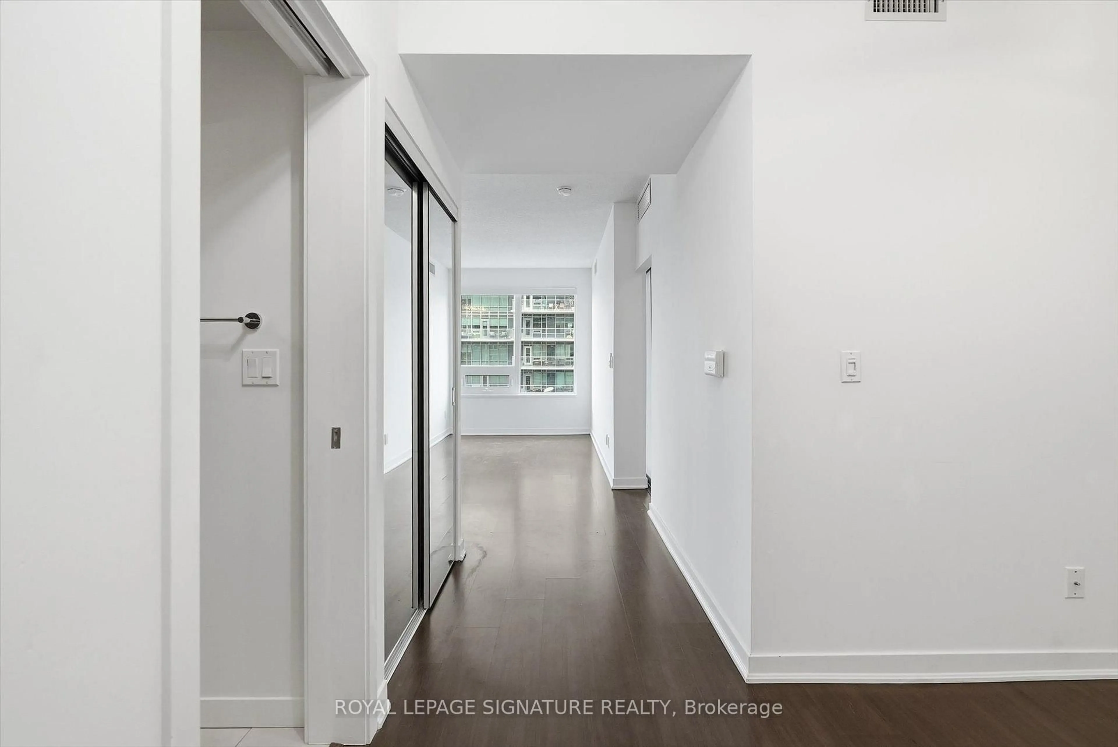 Indoor entryway for 59 East Liberty St #911, Toronto Ontario M6K 3R1