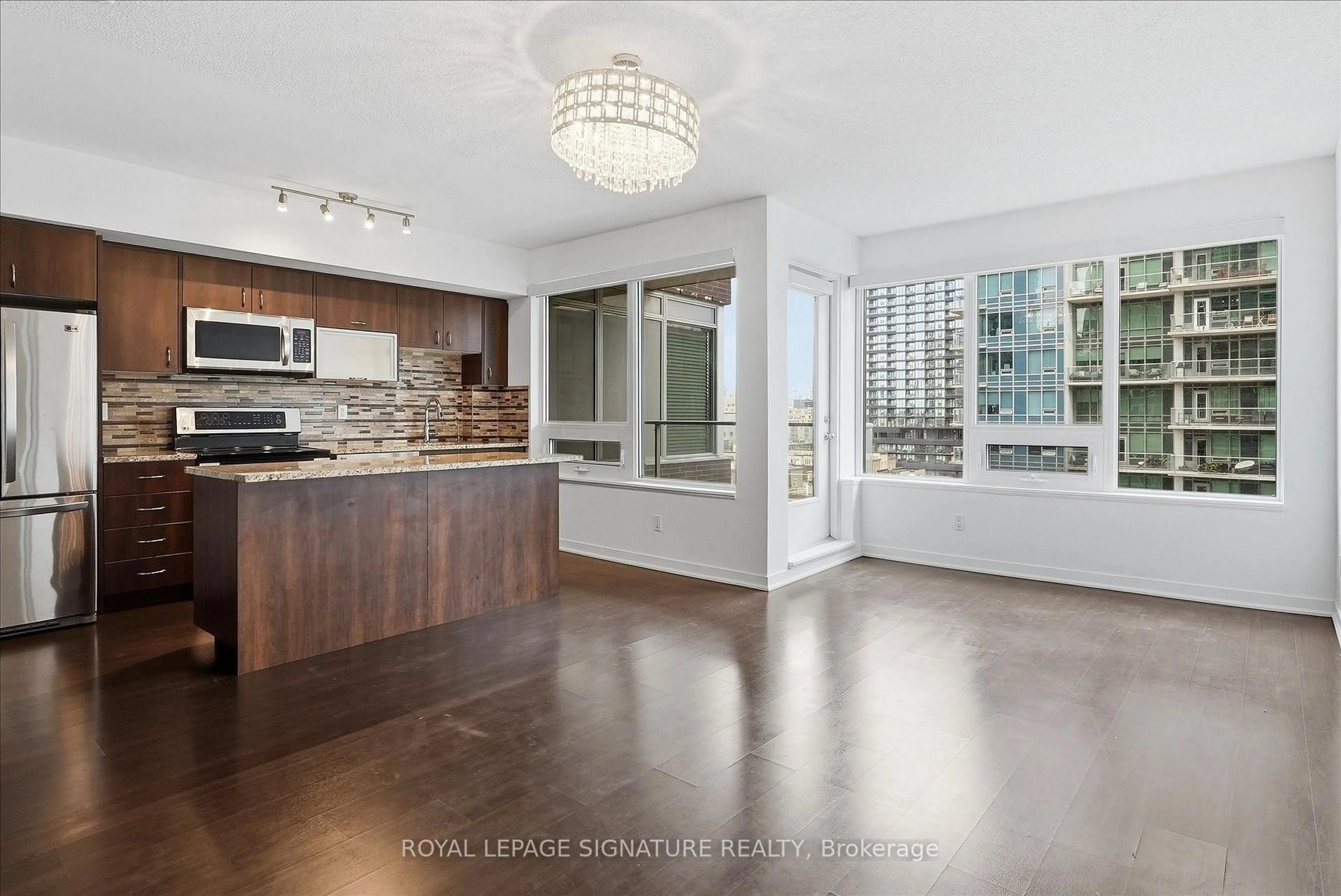 Open concept kitchen, unknown for 59 East Liberty St #911, Toronto Ontario M6K 3R1