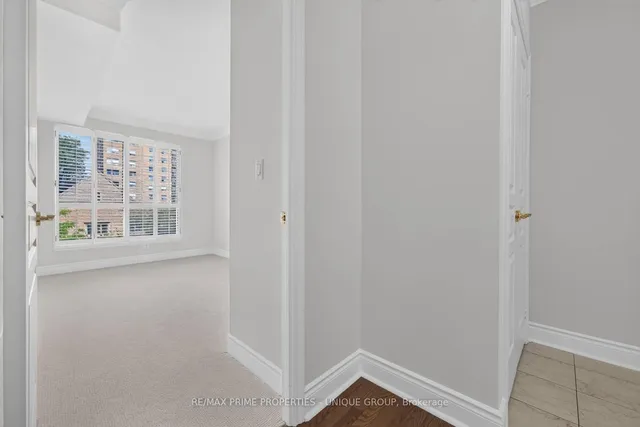 10 Delisle Ave #317, Toronto 4