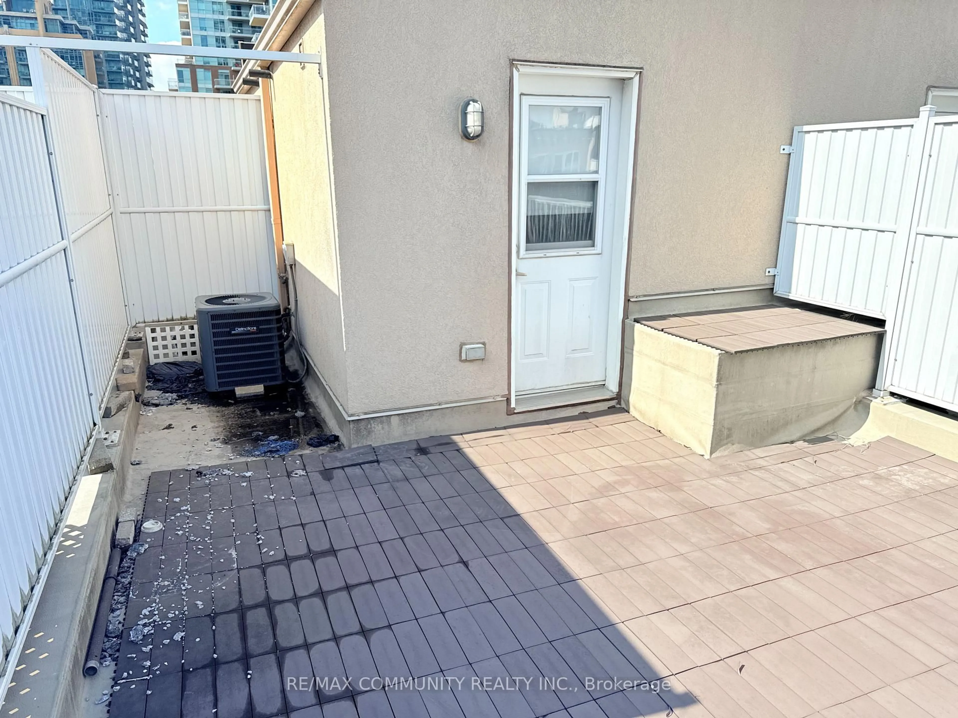 Patio, street for 42 Western Battery Rd #716, Toronto Ontario M6K 3P1