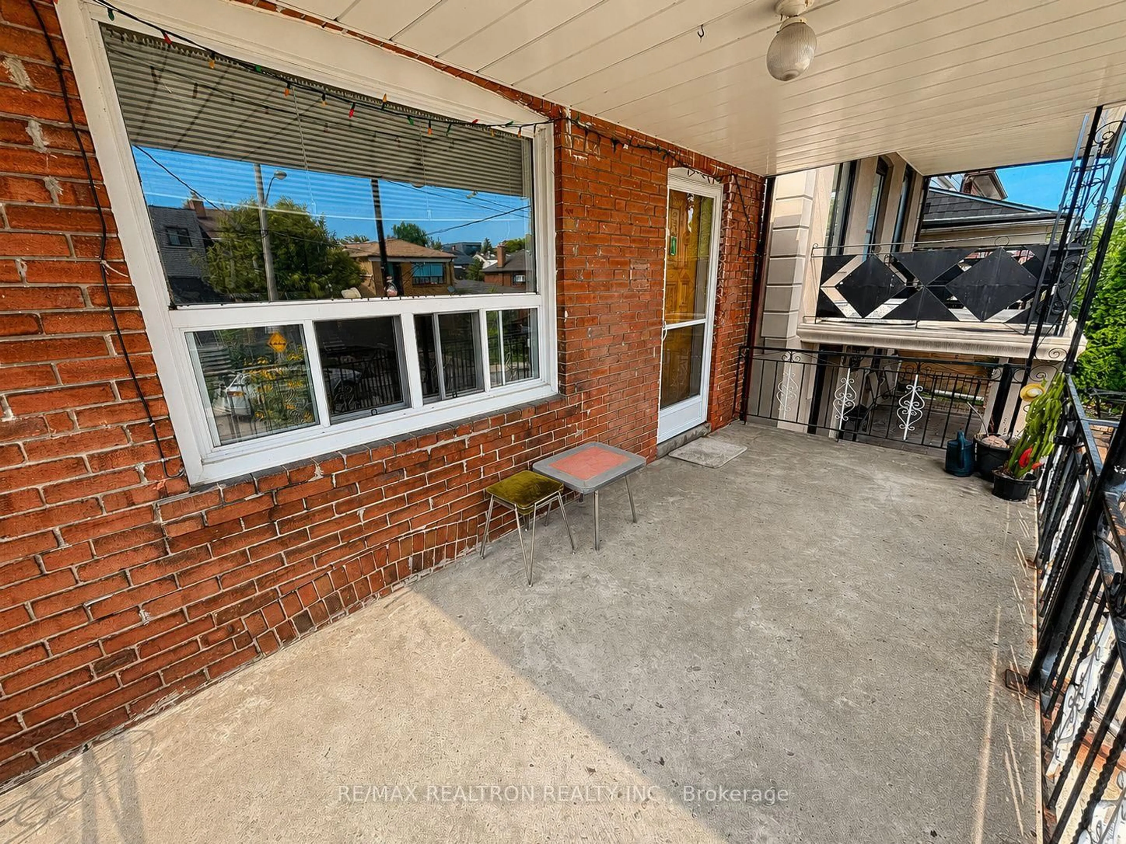 A pic from outside/outdoor area/front of a property/back of a property/a pic from drone, unknown for 442 Northcliffe Blvd, Toronto Ontario M6E 3L2