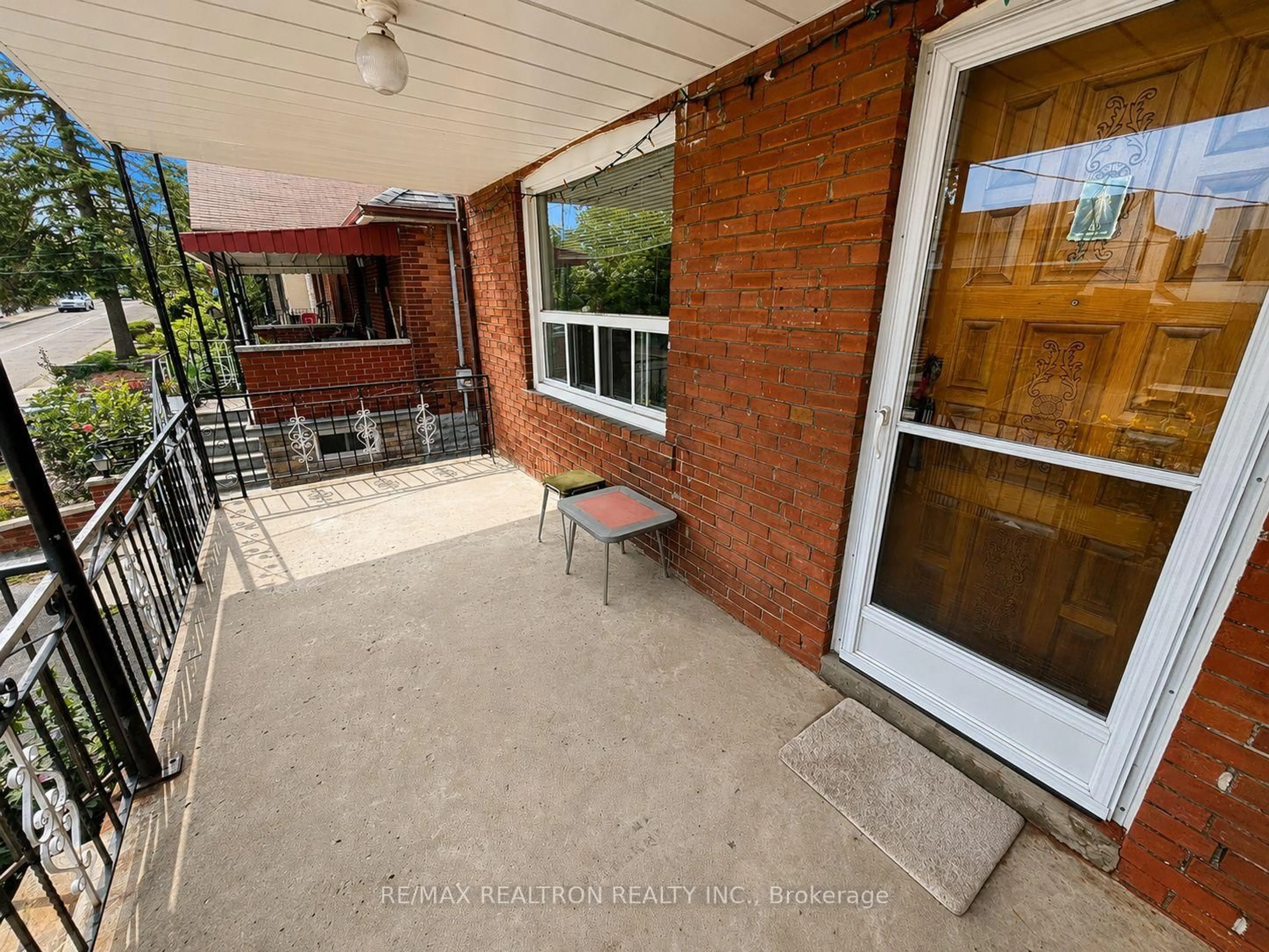 Patio, street for 442 Northcliffe Blvd, Toronto Ontario M6E 3L2