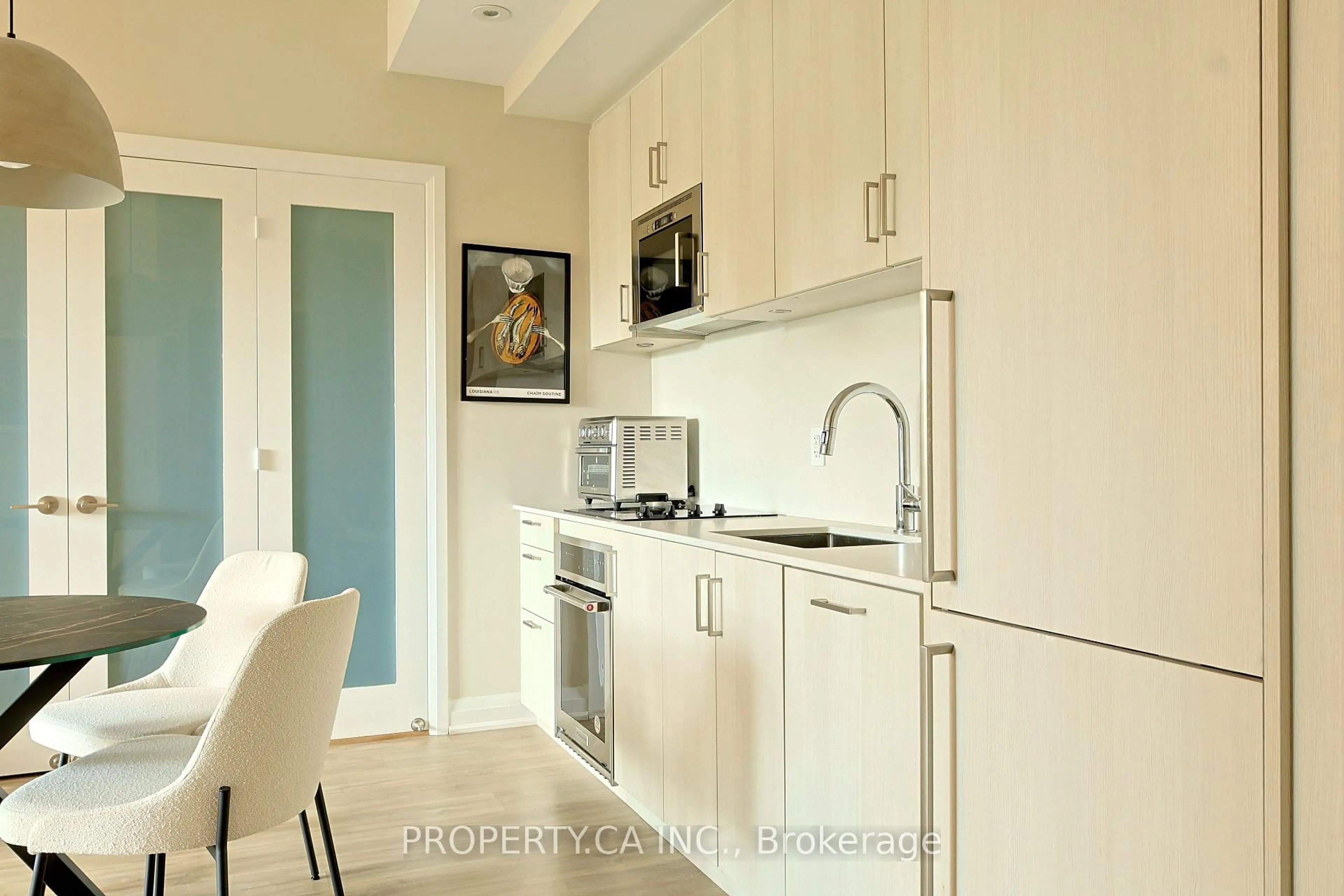 Standard kitchen, unknown for 280 Howland Ave #424, Toronto Ontario M5R 0C3
