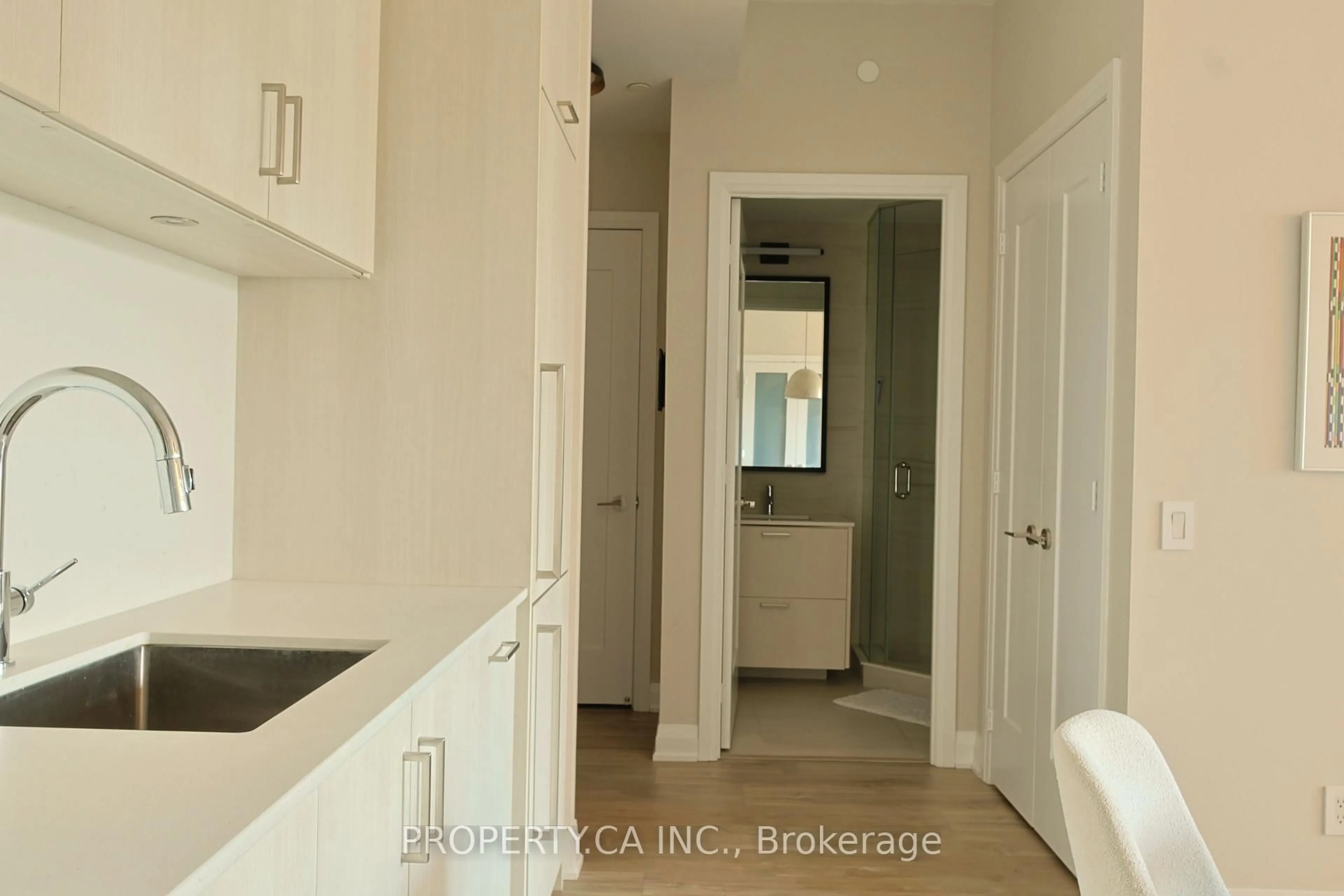 Unknown for 280 Howland Ave #424, Toronto Ontario M5R 0C3