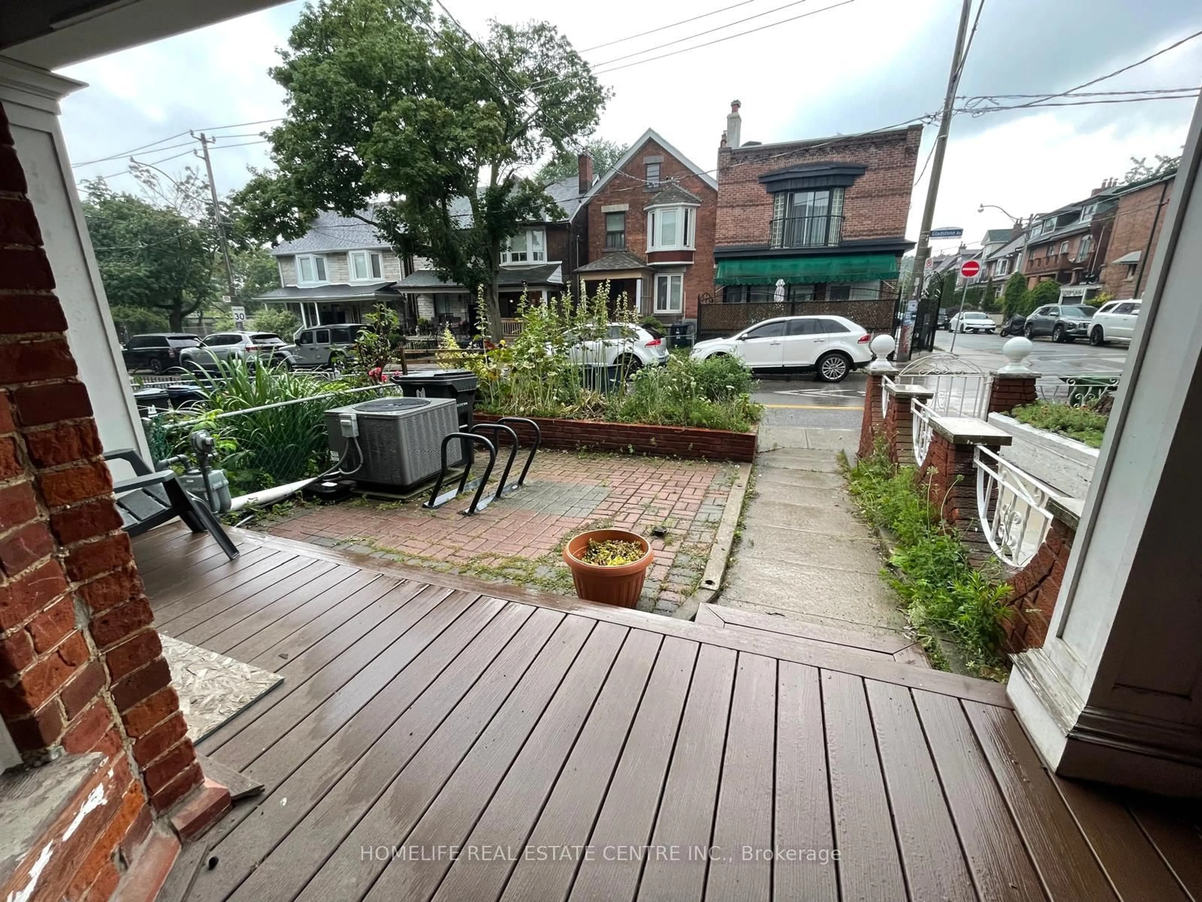 Patio, street for 169 Gladstone Ave, Toronto Ontario M6J 3L3