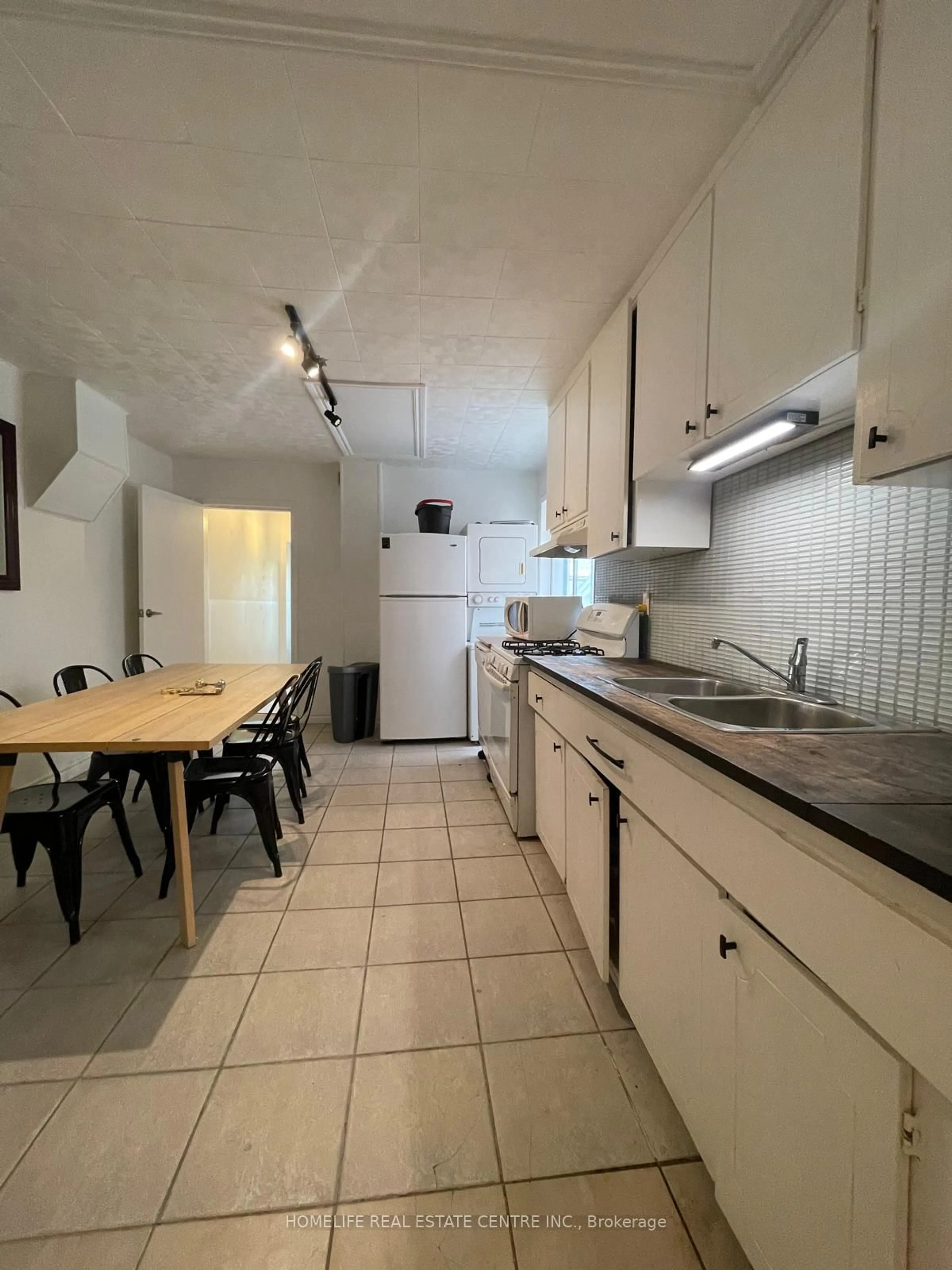 Standard kitchen, unknown for 169 Gladstone Ave, Toronto Ontario M6J 3L3