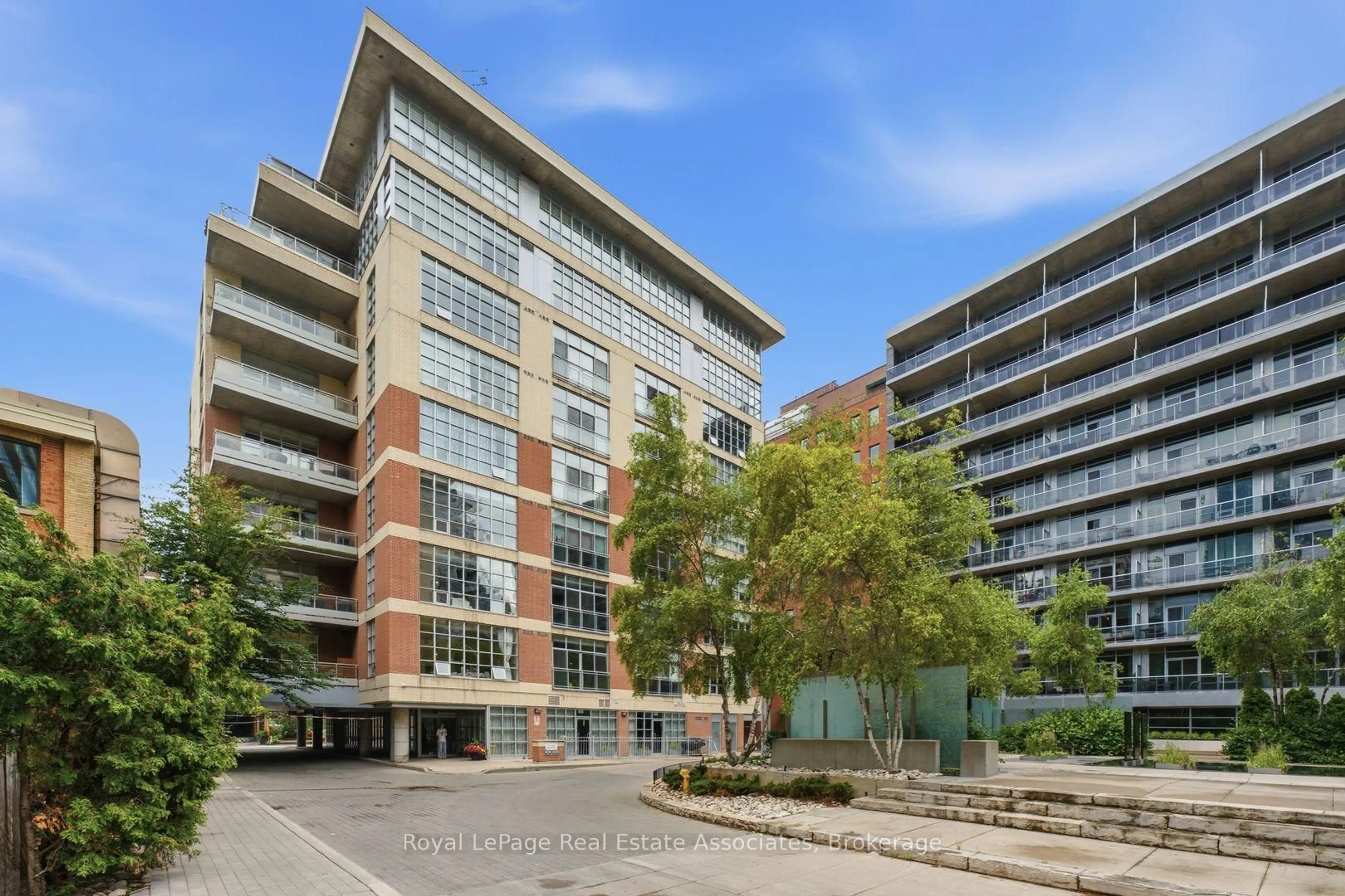 Unknown for 19 Brant St #204, Toronto Ontario M5V 2L2