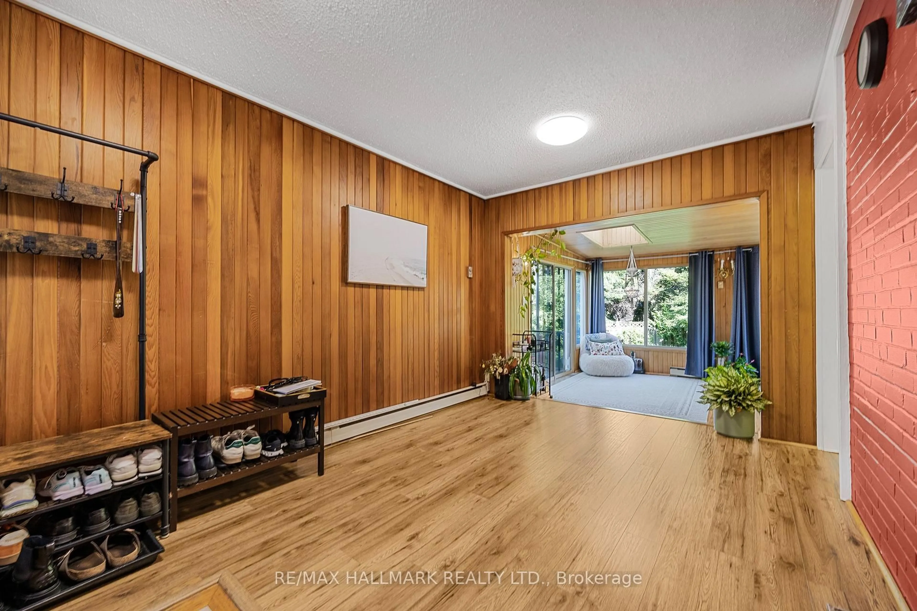 Indoor foyer for 80 Berkinshaw Cres, Toronto Ontario M3B 2T2