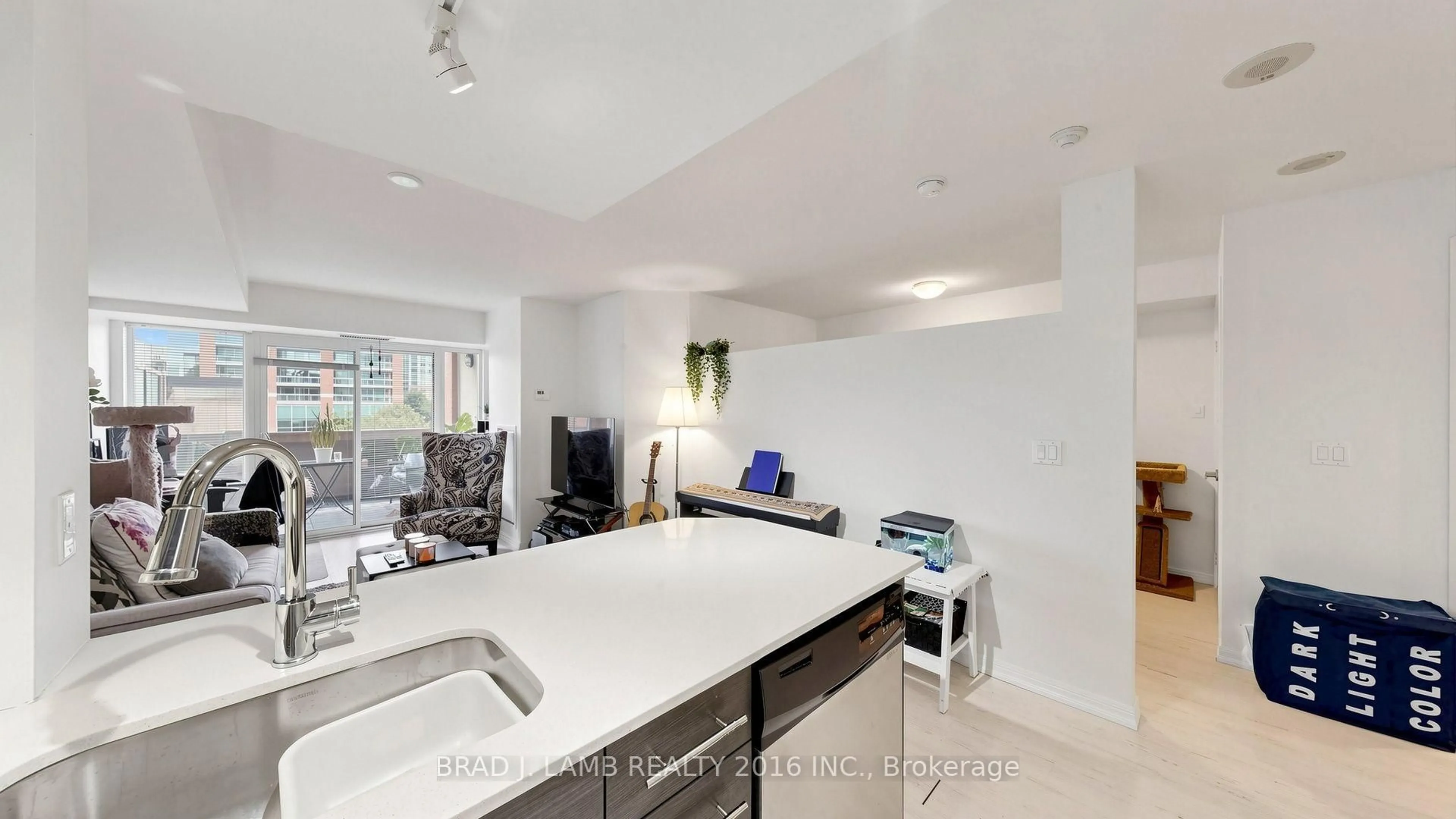 Open concept kitchen, ceramic/tile floor for 65 East Liberty St #414, Toronto Ontario M6K 3R2