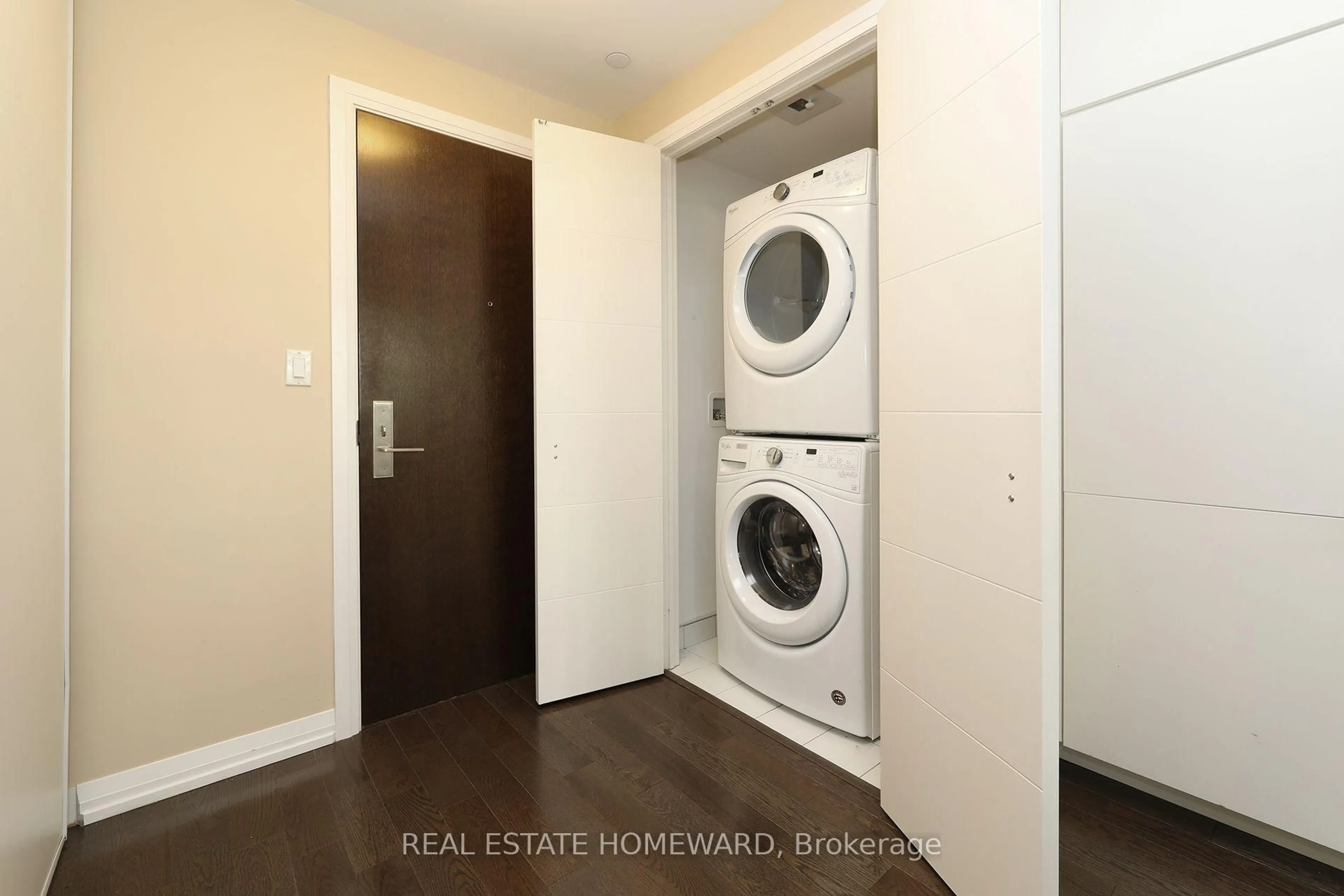 Laundry room for 460 Adelaide St #609, Toronto Ontario M5A 0E7