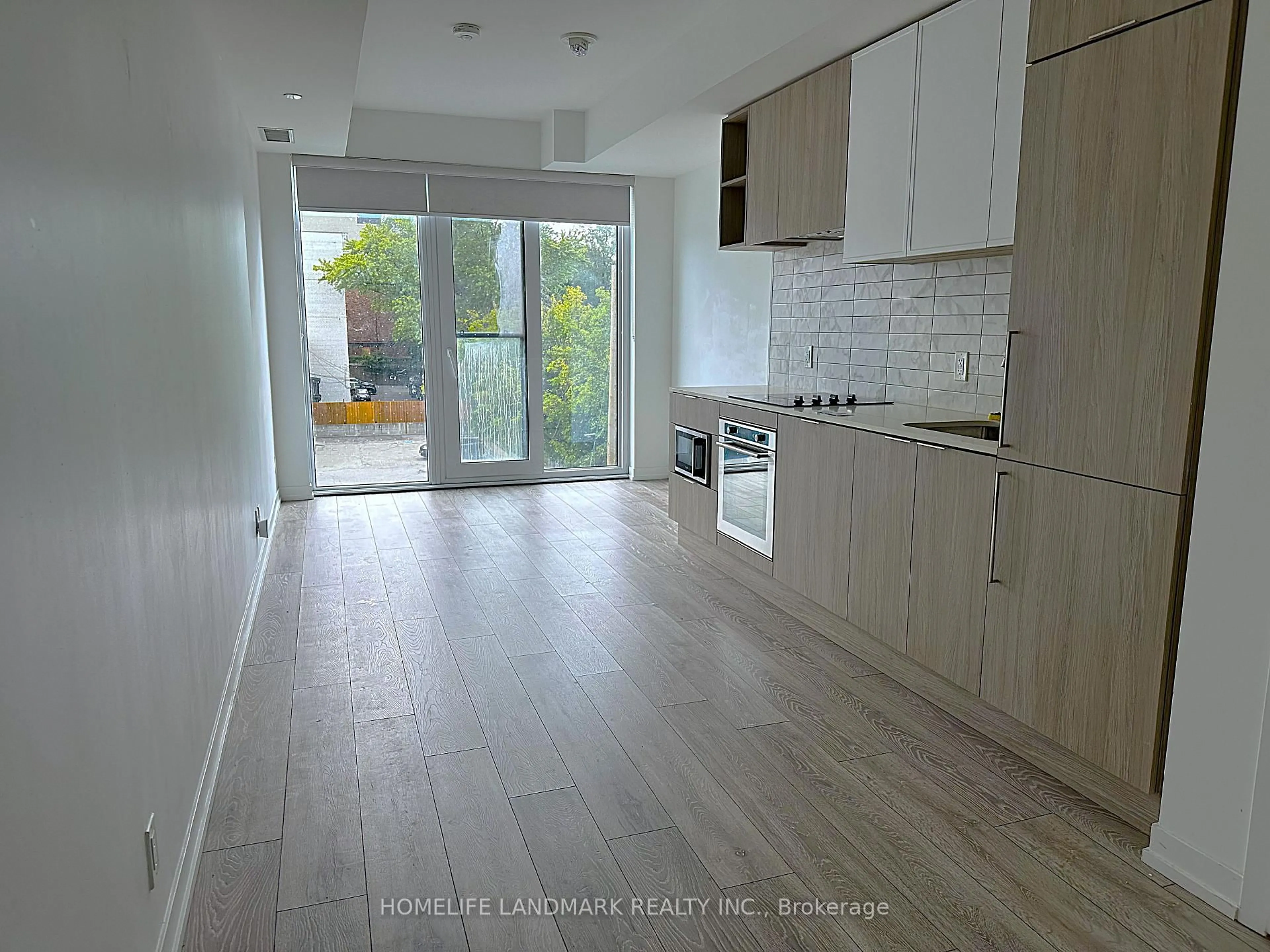 Unknown for 2020 Bathurst St #535, Toronto Ontario M5P 0A6